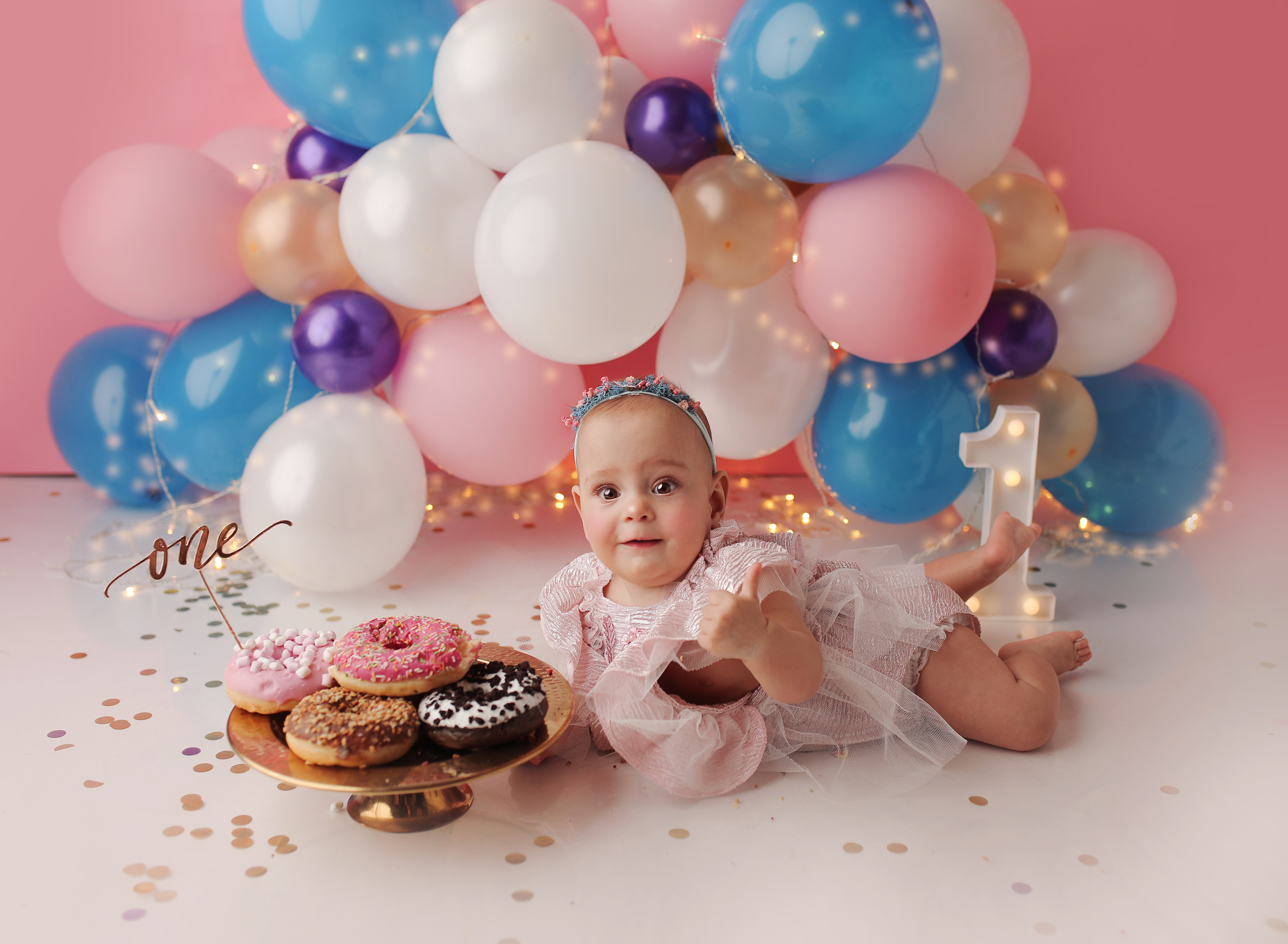 Праздничное оформление. Фотограф беременности, новорожденных Москва. годики под ключ