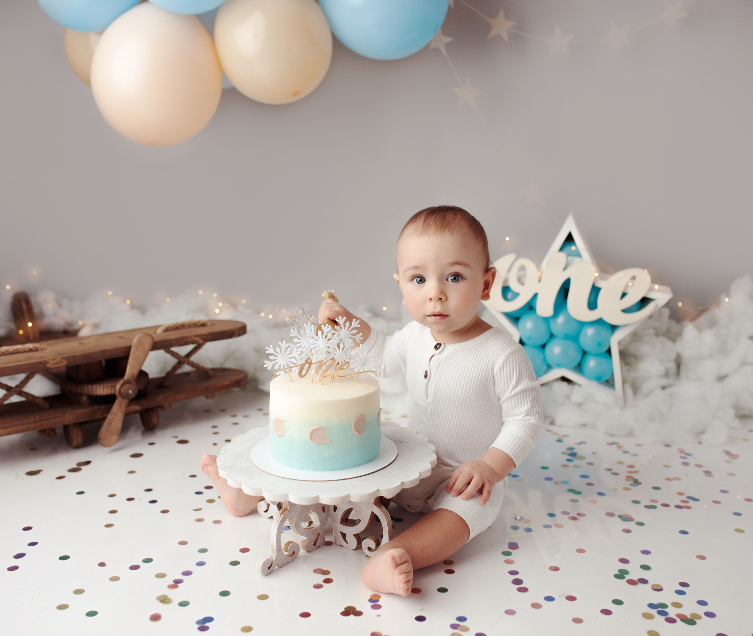 Праздничное оформление. Фотограф беременности, новорожденных Москва. годики под ключ