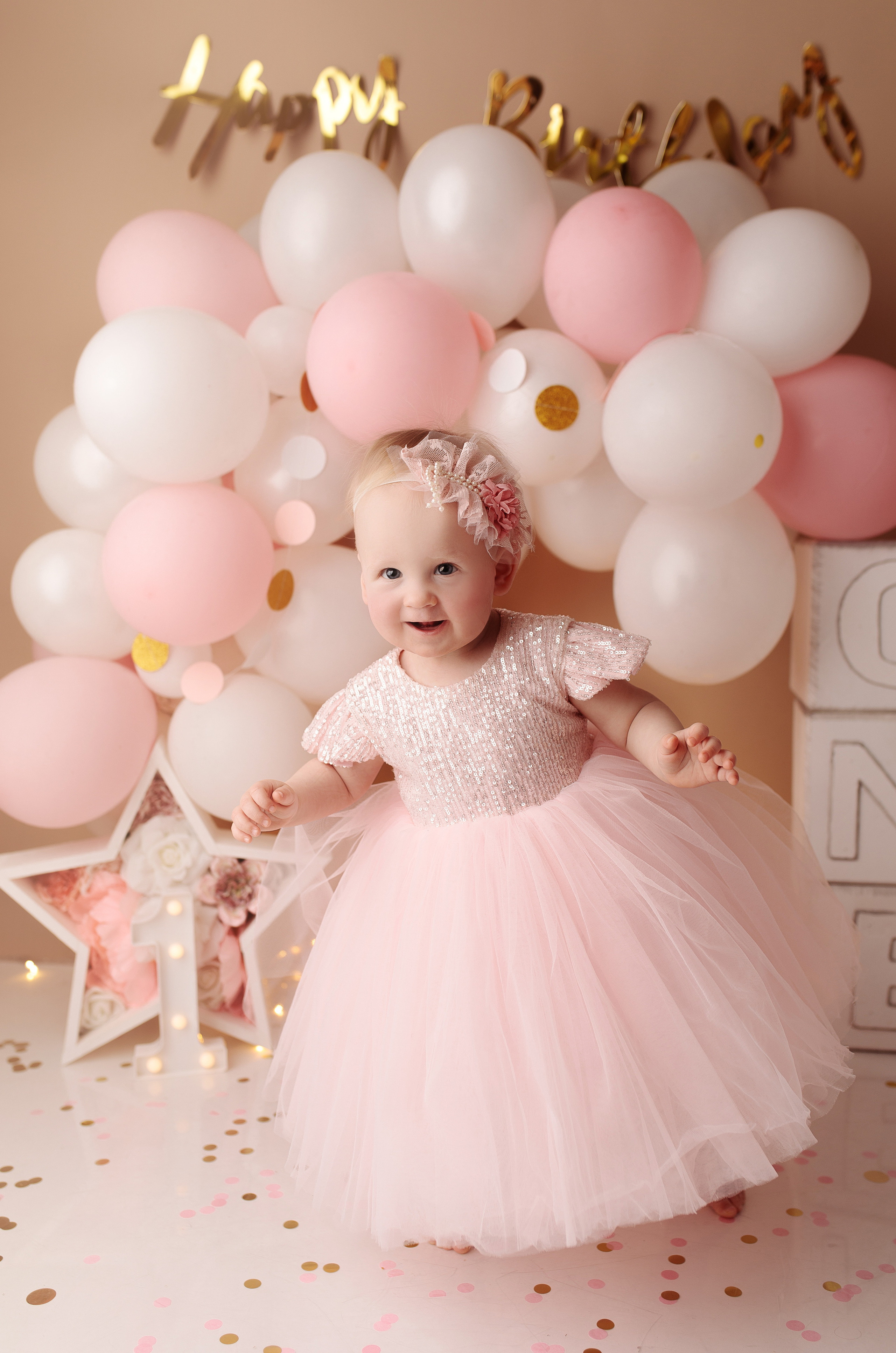 Праздничное оформление. Фотограф беременности, новорожденных Москва. годики под ключ