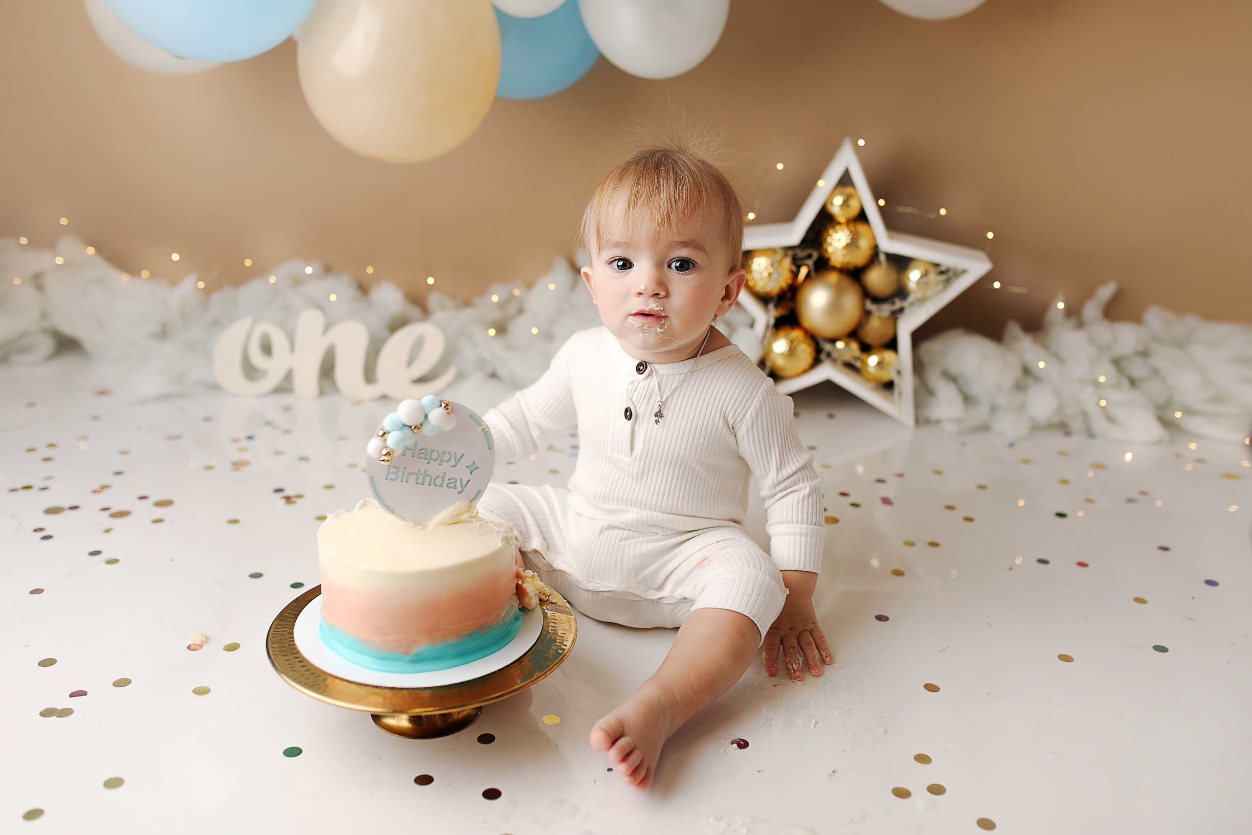 Праздничное оформление. Фотограф беременности, новорожденных Москва. годики под ключ