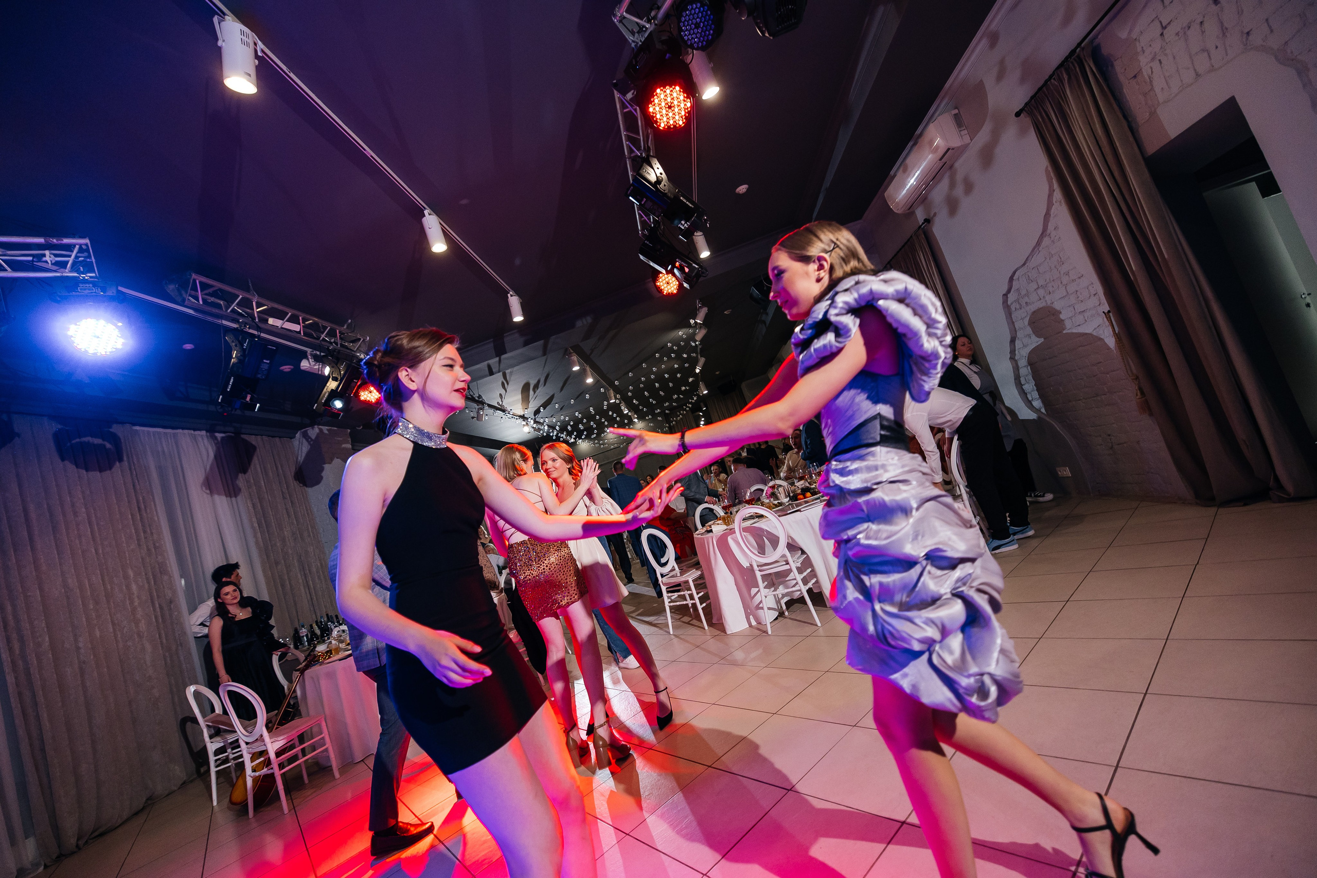 2023-06-23 Выпускной МБОУ СОШ № 10. Фотограф в Красноярске