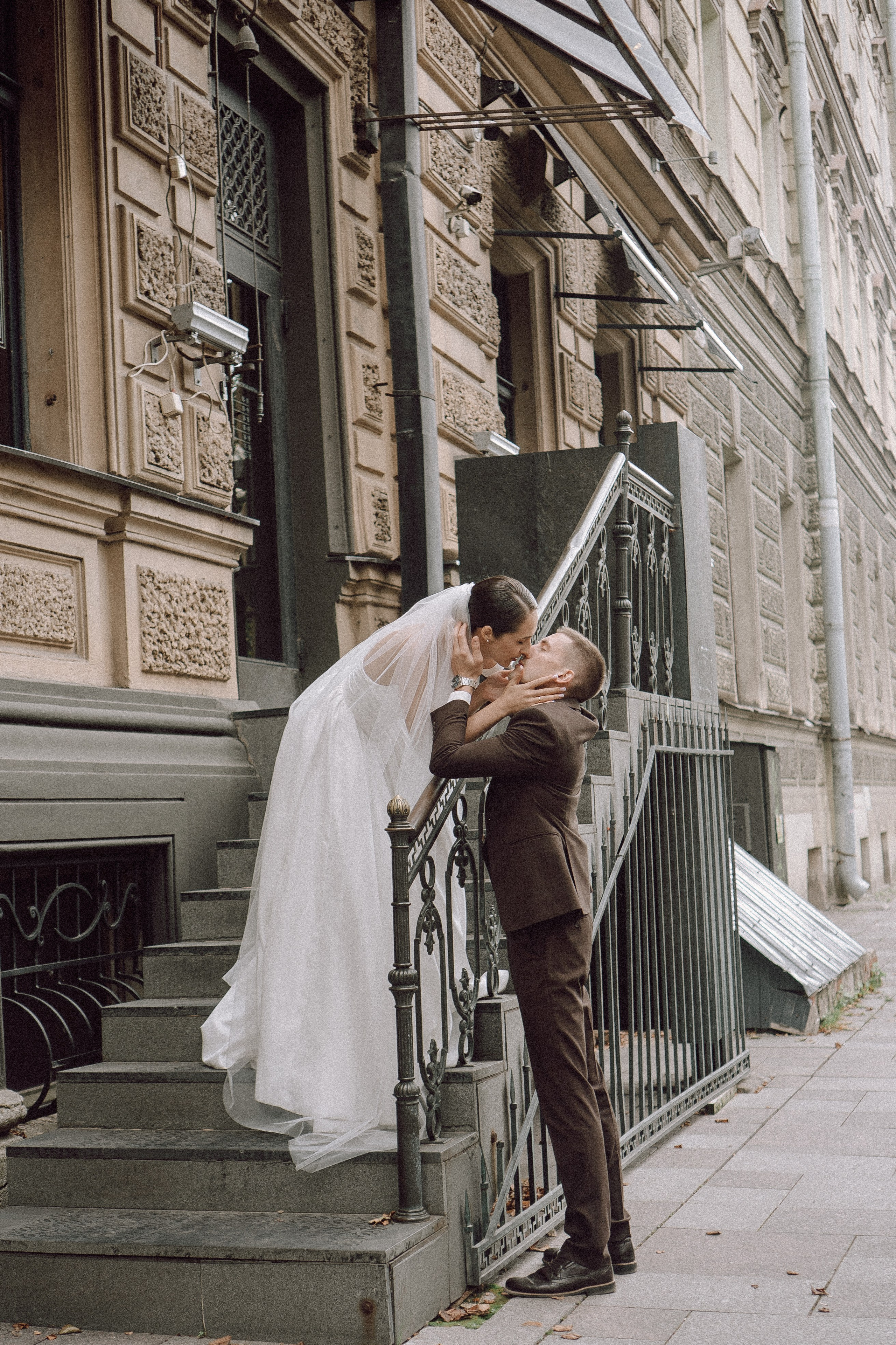 СВАДЕБНАЯ ПРОГУЛКА В САНТК-ПЕТЕРБУРГЕ (ИСАКИЕВСКИЙ СОБОР, ЗИМНЯЯ КАНАВКА, ЭРМИТАЖ И БОЛЬШАЯ МОРСКАЯ УЛИЦА). Профессиональный фотограф, Санкт-Петербург — Виктория Богомолова