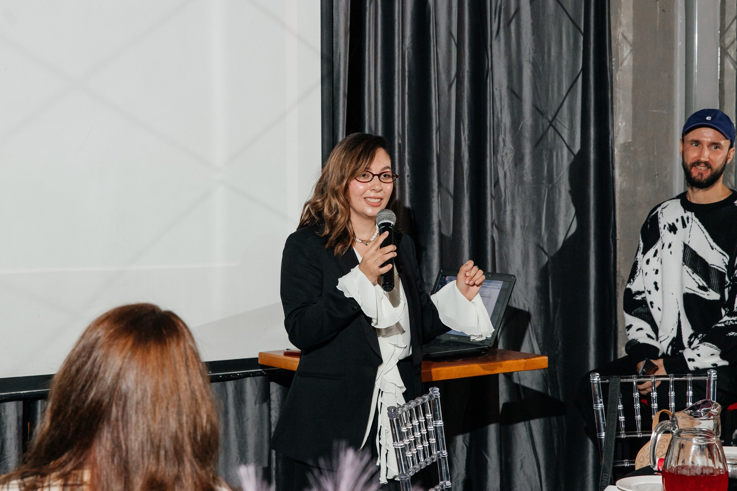 Экспертное игристое. Свадебный и репортажный фотограф в Новосибирске Федор Гладков