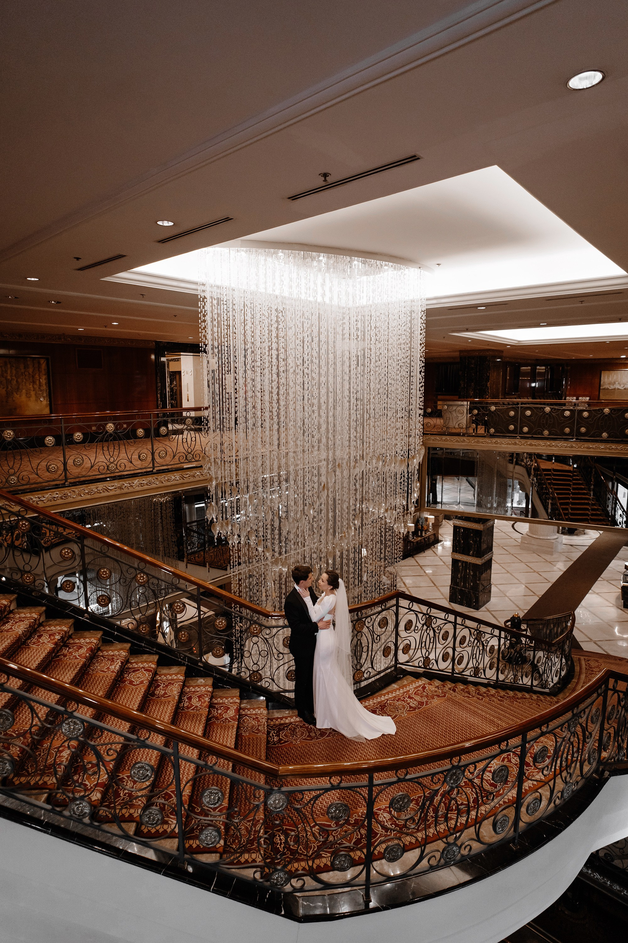 Фотосессия свадьбы в Lotte Plaza. Свадебный и семейный фотограф в Москве Светлана Зоткина