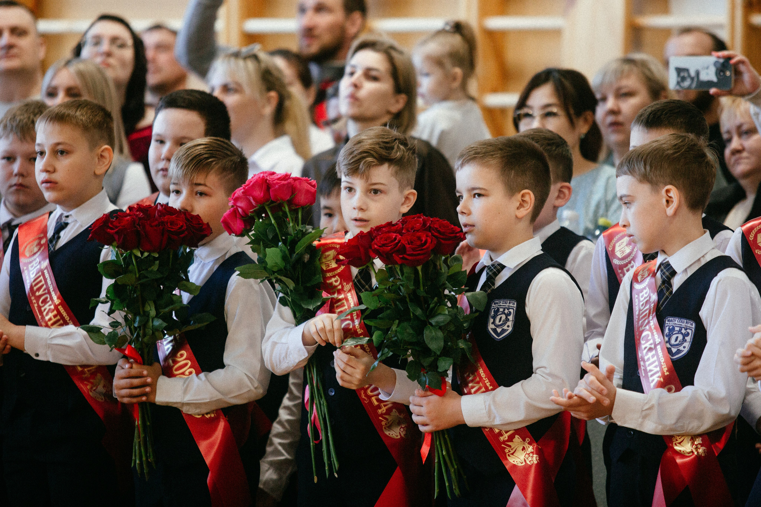 Выпускной в начальной школе. Арт-фотограф Крис Л. в Тобольске: портрет, семейные, свадьбы