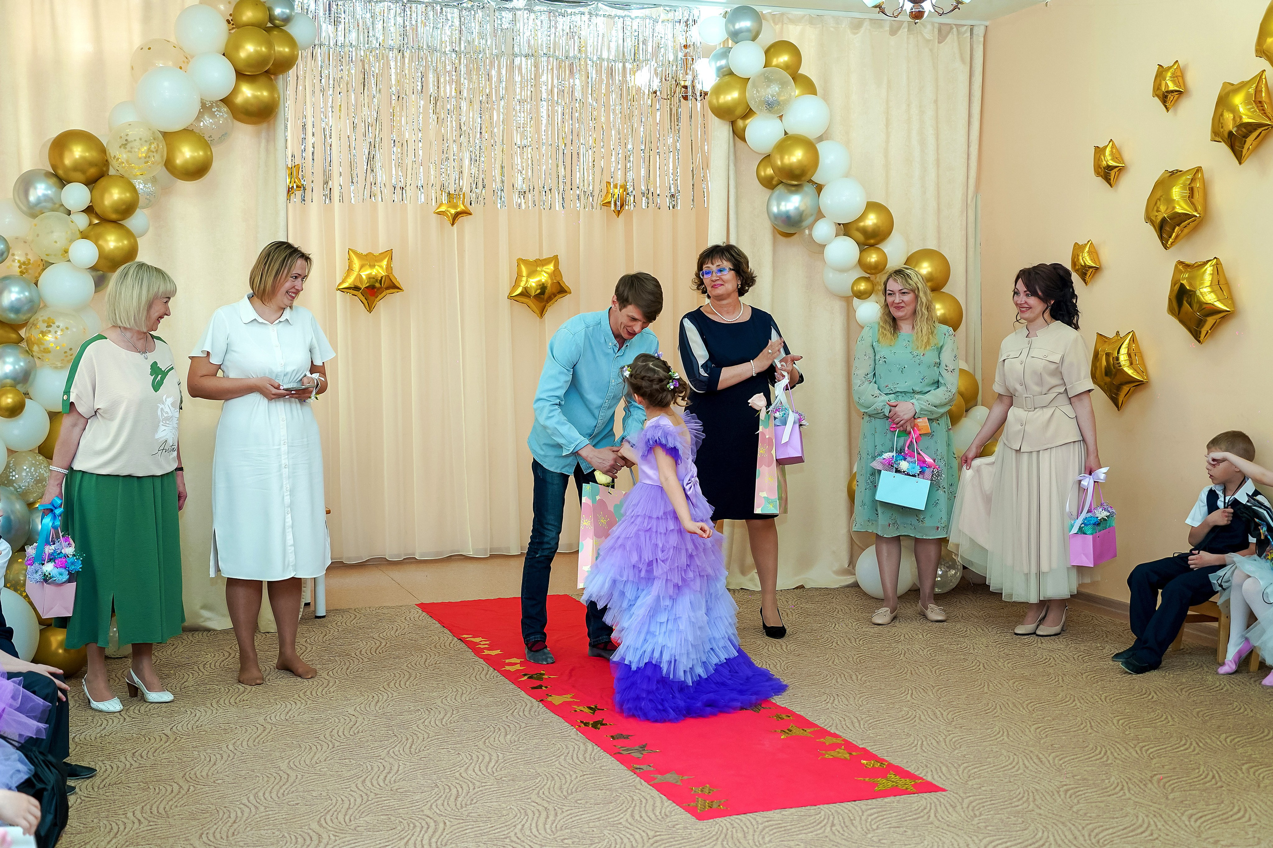 Фотосъемка видеосъёмка фотограф видеооператор новогодних утренников  в. Фотограф, видеооператор Нина Коршунова