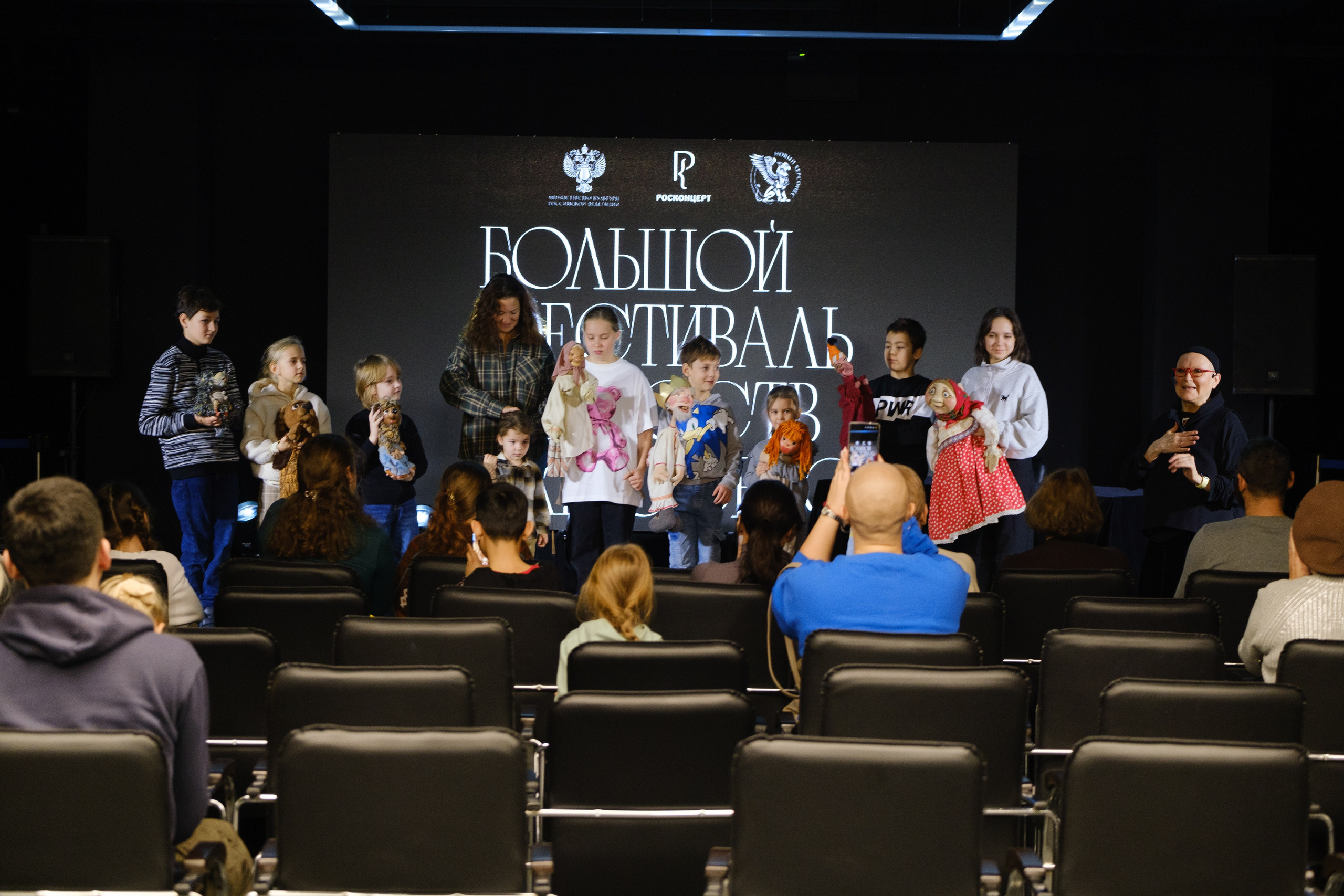 Новогодний репортаж из парка «Новый Херсонес» | Фотограф Илья Желдак. Профессиональная фотосъемка в Крыму. Натуральные эмоции и живые кадры. Забронируйте дату прямо сейчас!