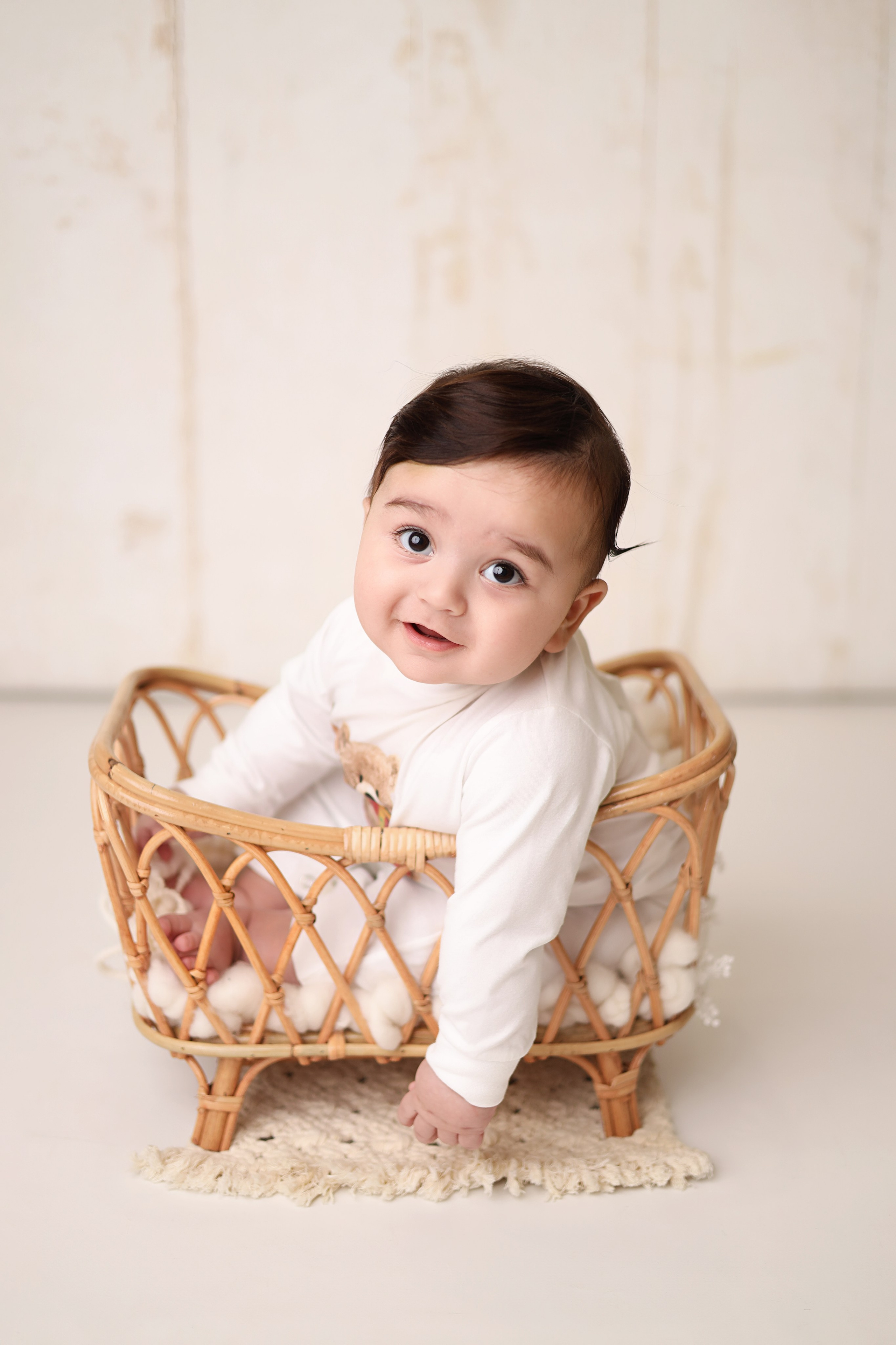 Азнавуру 6 месяцев. Фотограф новорожденных Москва. Ньюборн фотограф Москва