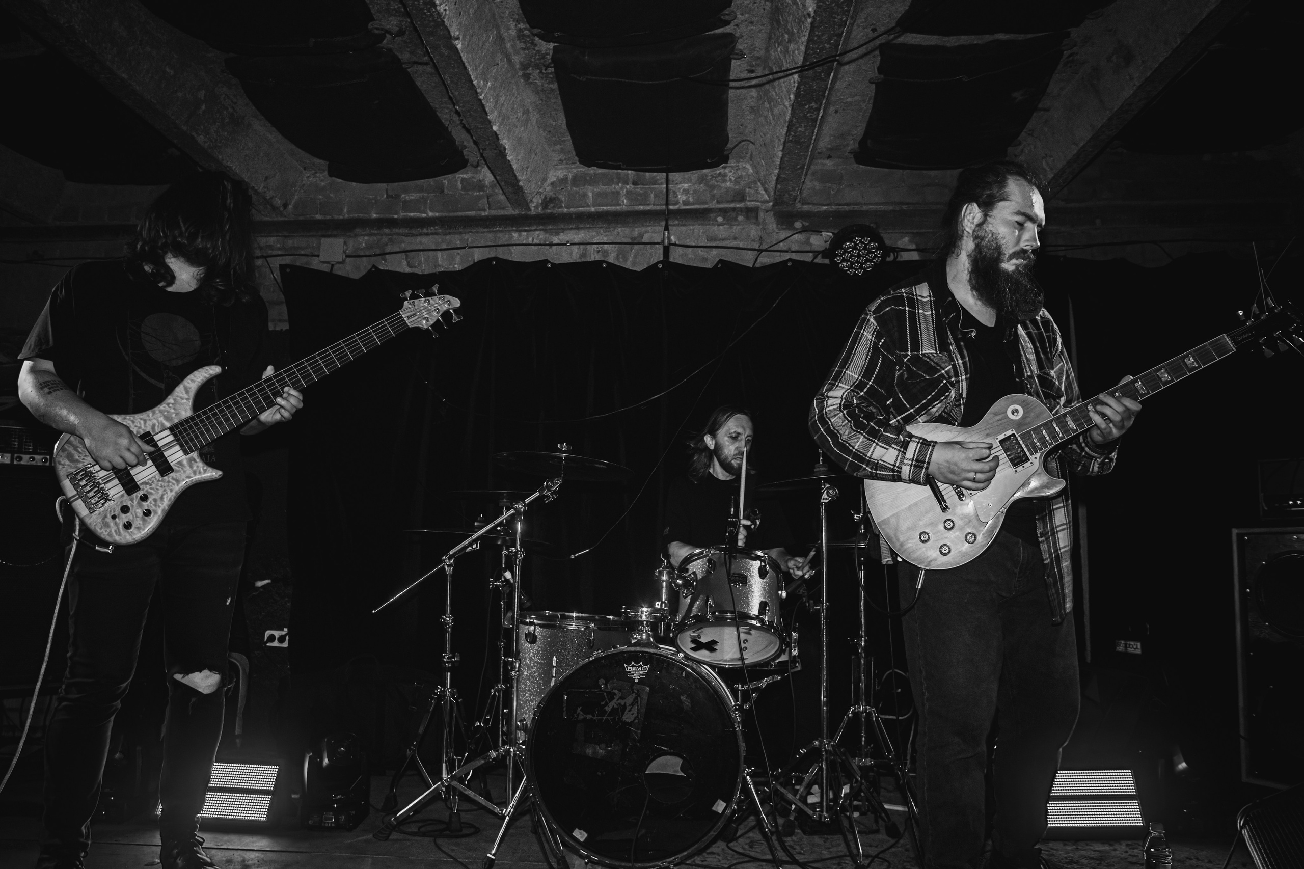 Laugar & Шумы Штормовых Широт & Пожары На Дальнем Севере 11.10.2025. Репортажный фотограф в Москве Legiodot