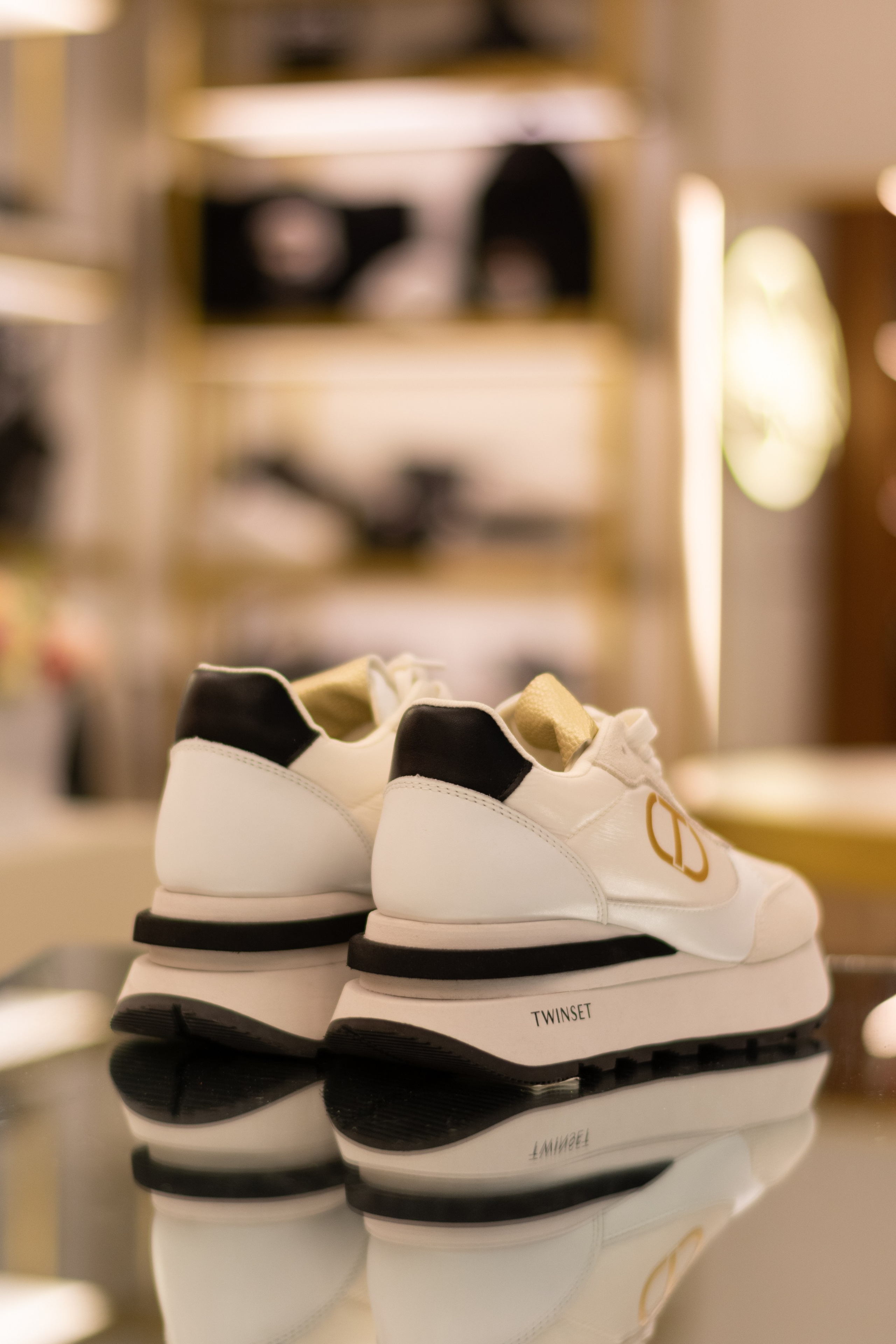 Для организаций. Предметная фотосессия для обувного магазина Capsula. Фотограф/видеограф Богдан Голованов