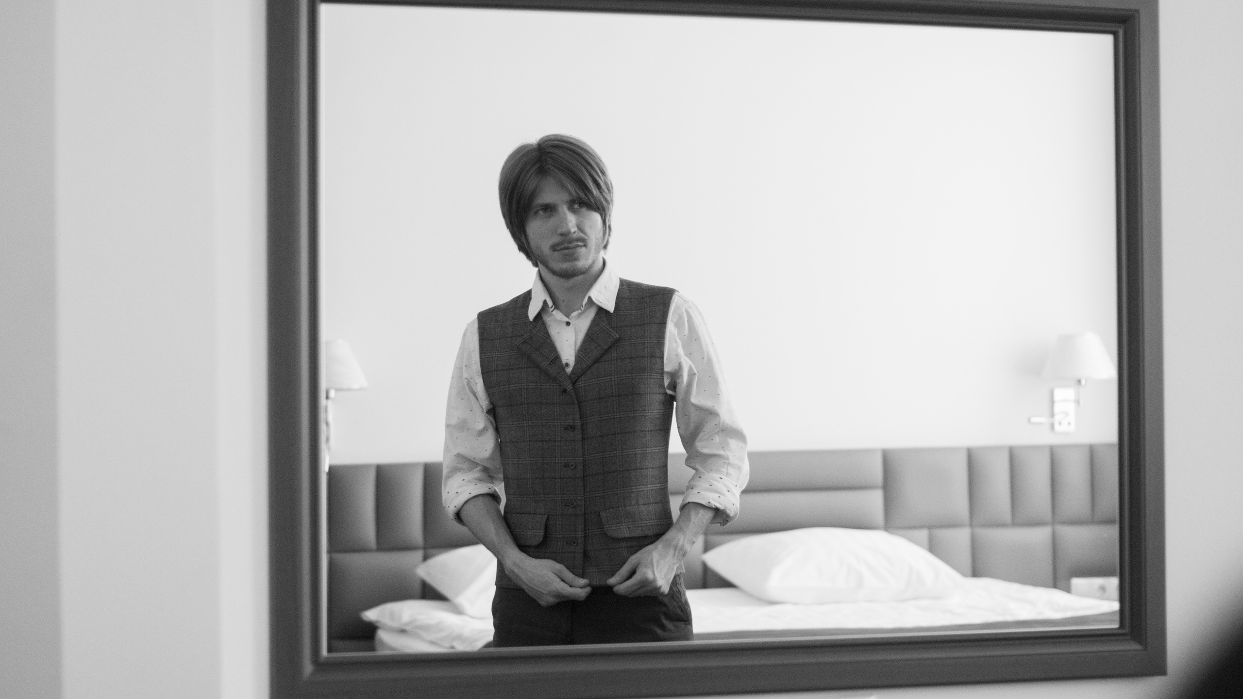 Жених черно-белая фотография