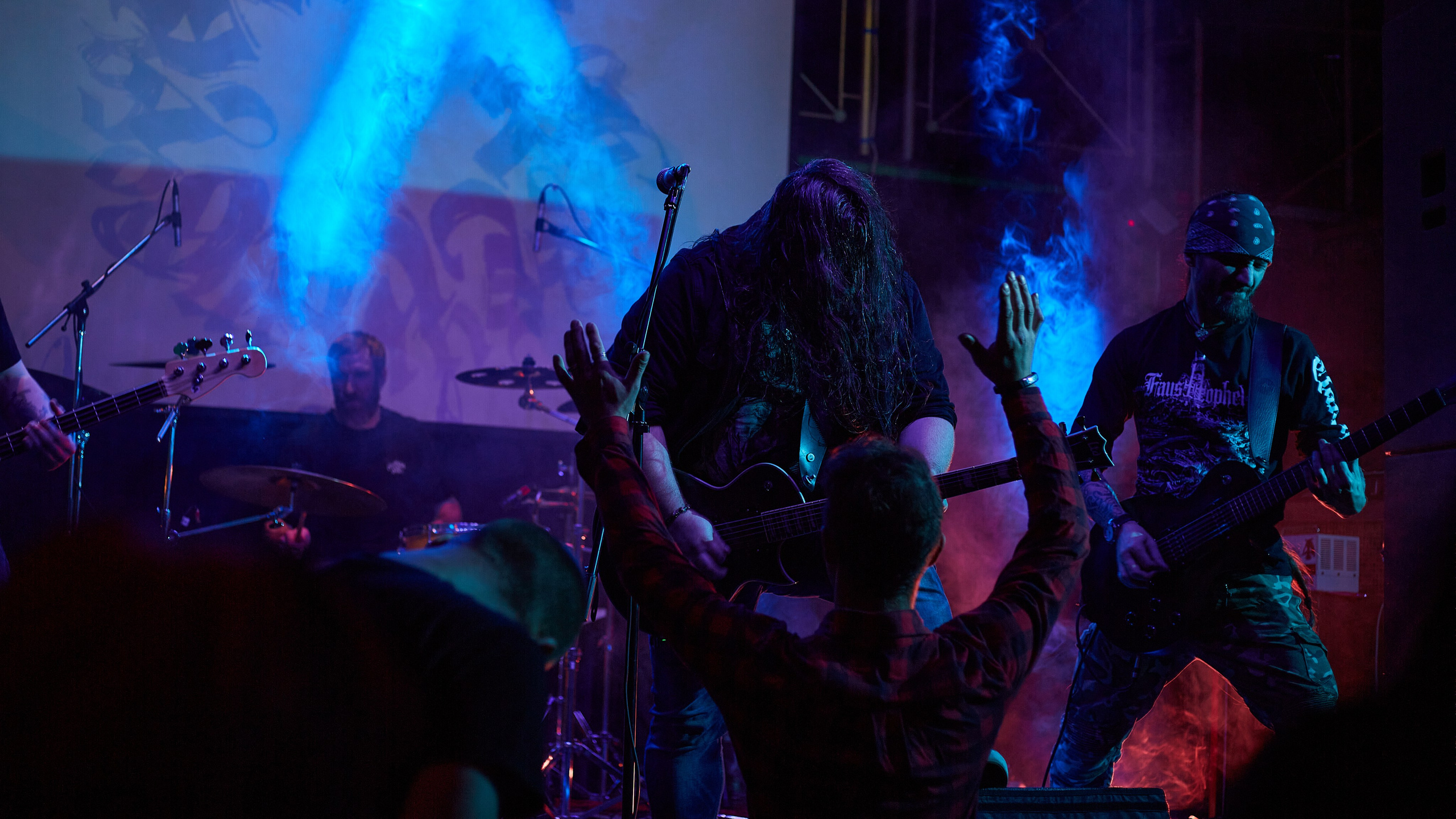 2023-11-03. Abysslooker