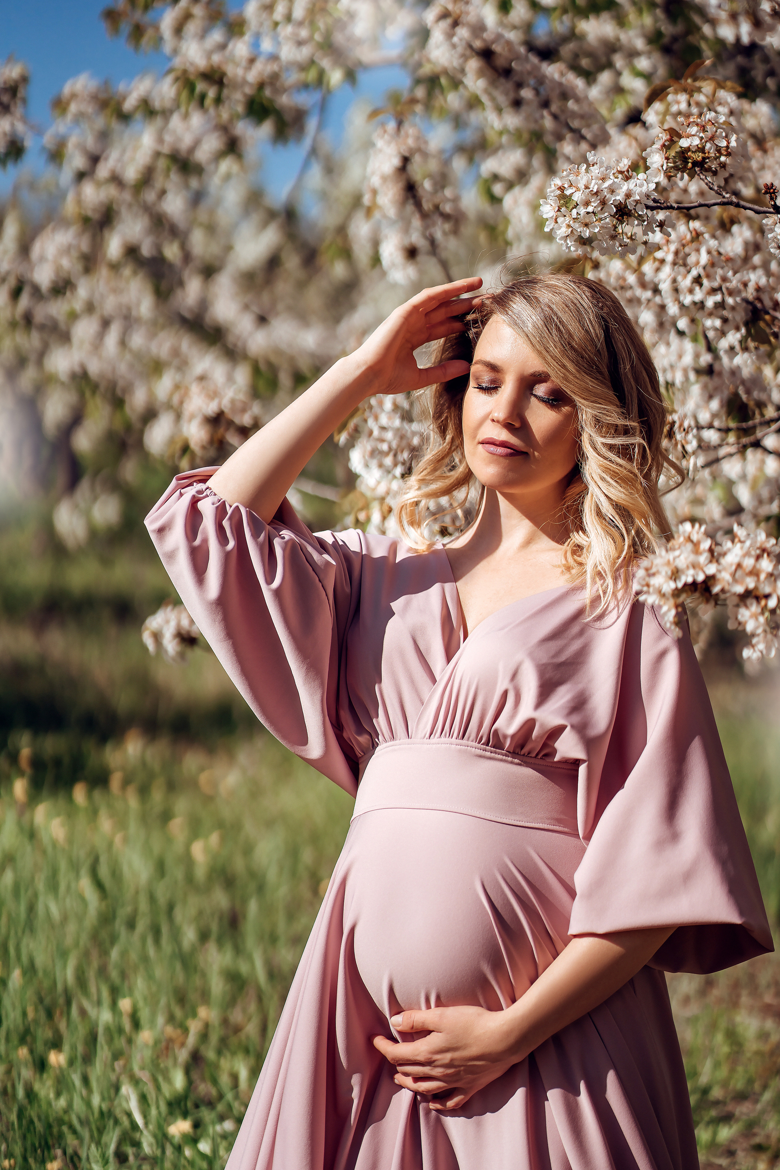 Фотосессия Алёны в цветущих садах. Семейный и детский фотограф в Ростове-на-Дону Екатерина Шевченко
