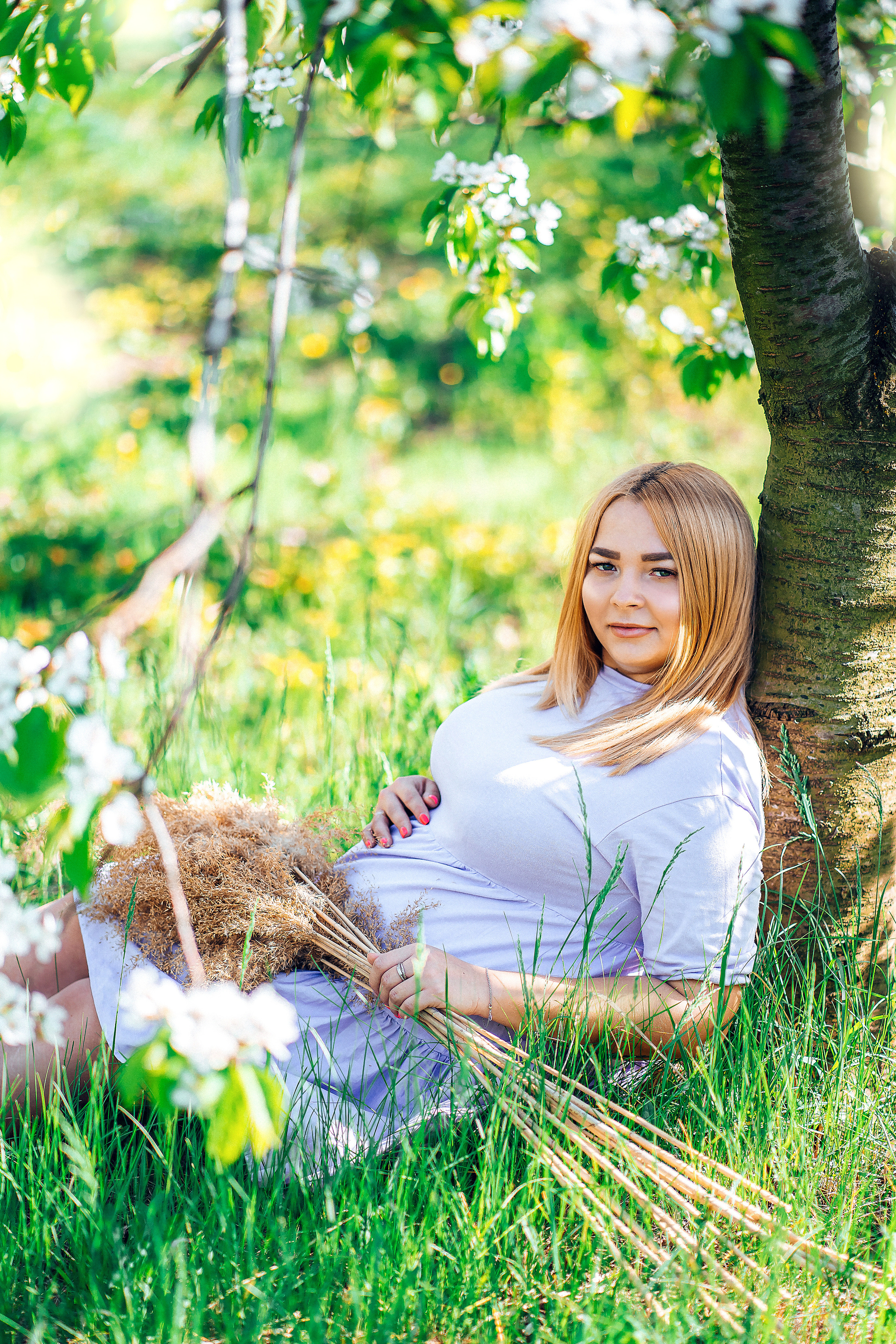 Фотосессия Любови в цветущих садах. Семейный и детский фотограф в Ростове-на-Дону Екатерина Шевченко
