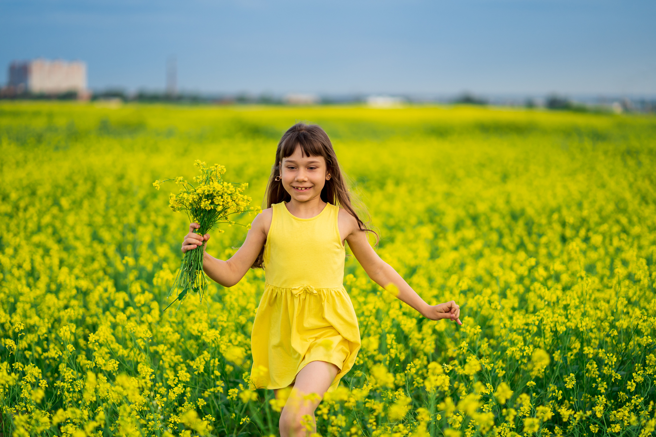 Фотосессия Алёнушки в желтом поле. Семейный и детский фотограф в Ростове-на-Дону Екатерина Шевченко