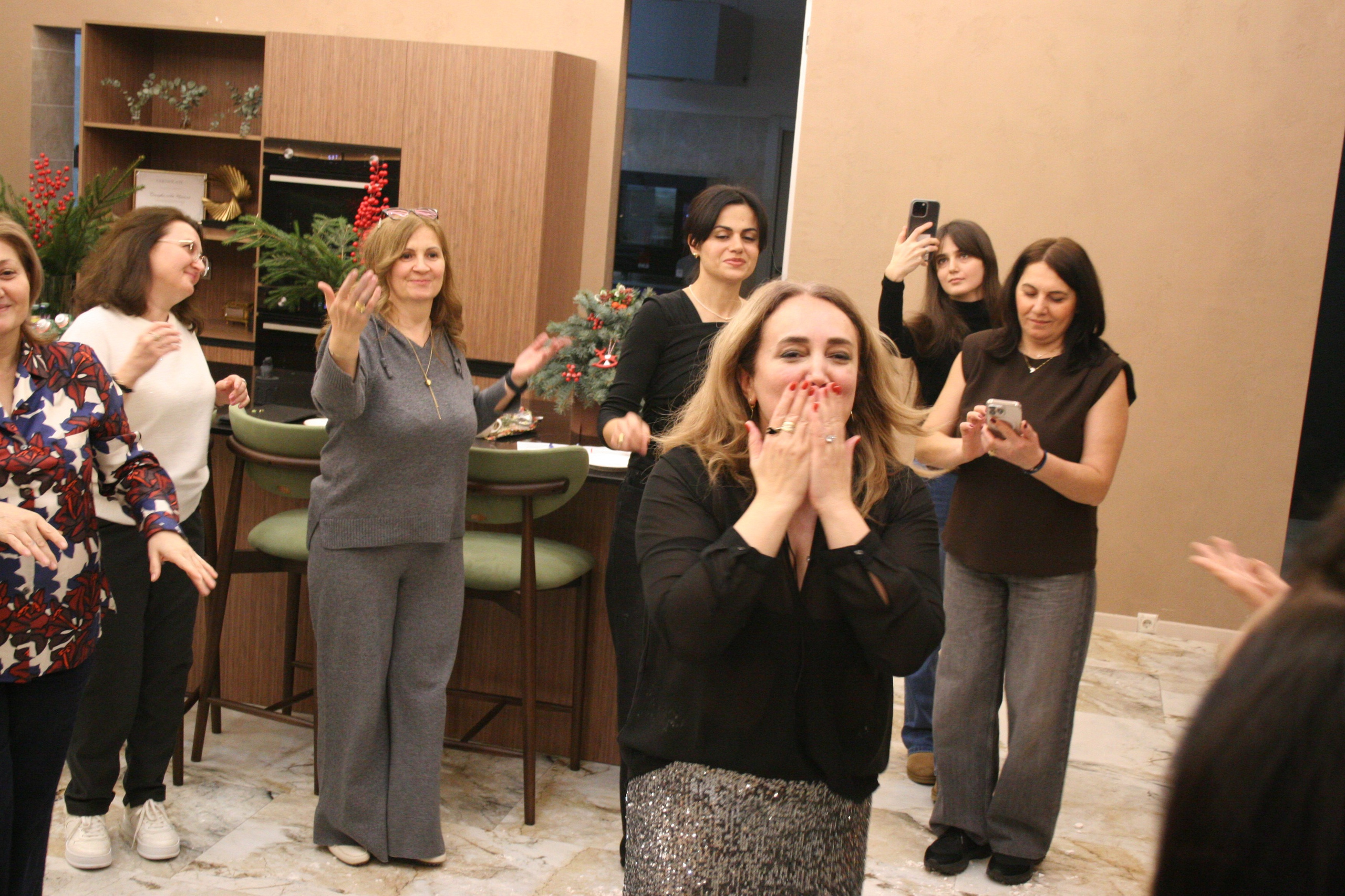 Антистресс Девичник в Агора Лофт. Креативный фотограф