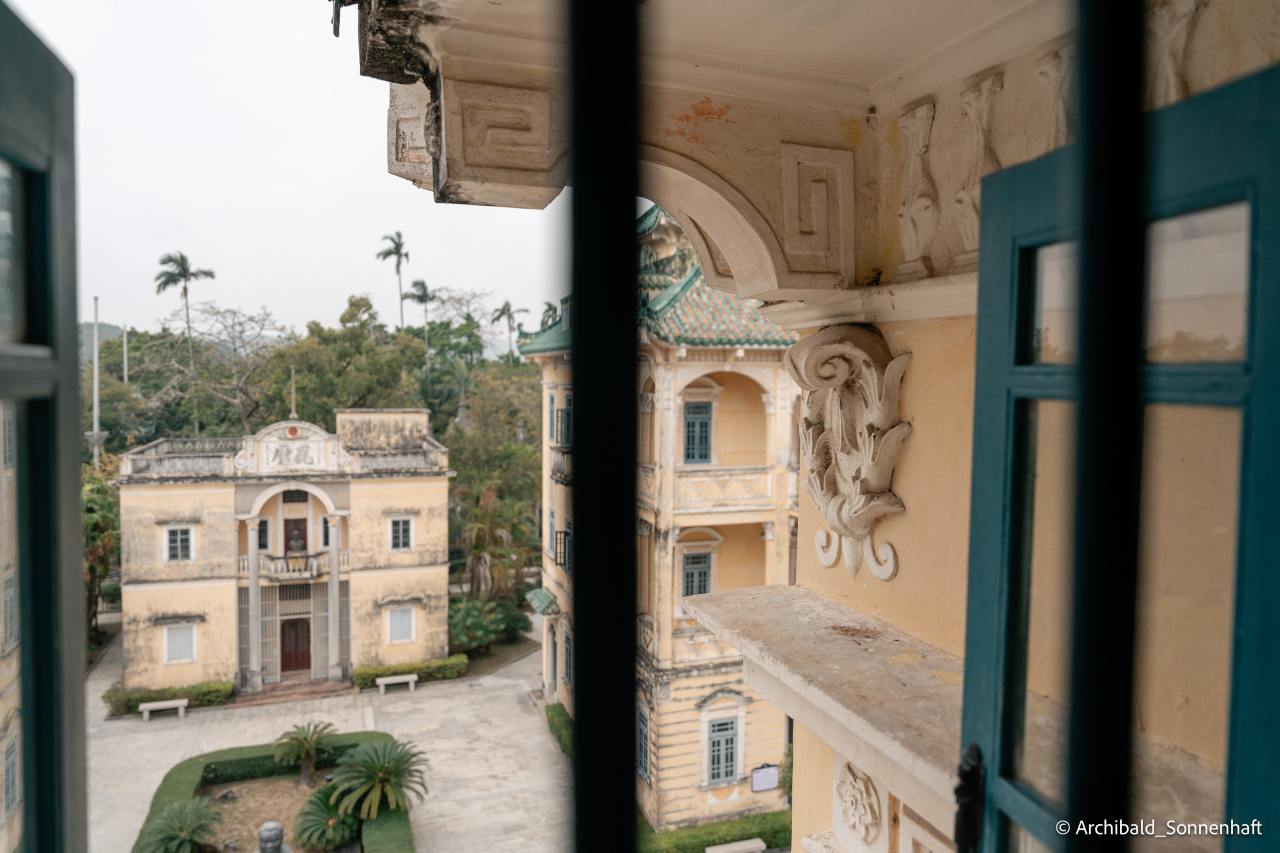 Diaolou in Kaiping. Photographer in Guangzhou, China. Archibald Sonnenhaft