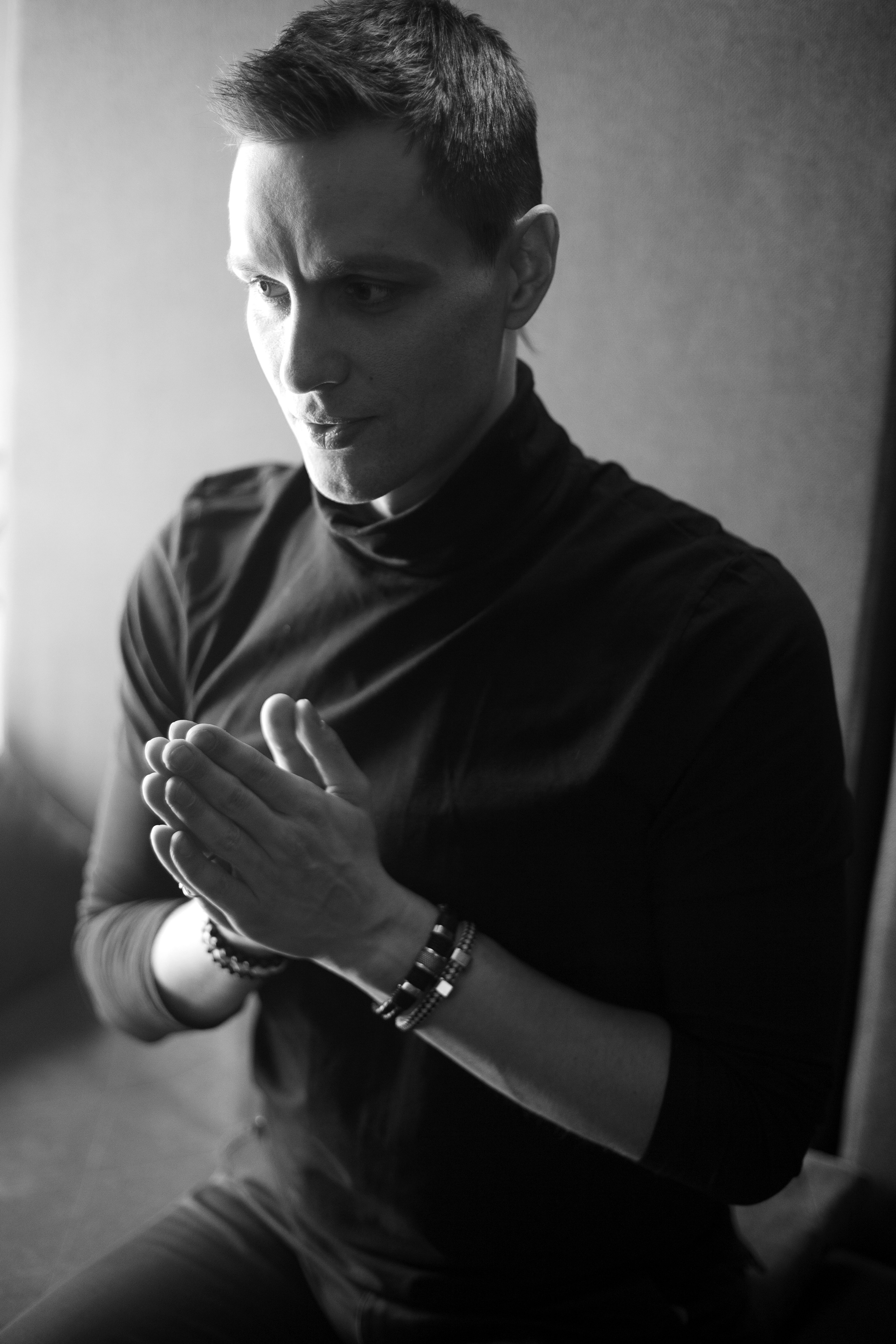 Илья Ларионов. иллюзионист. Психолог с фотоаппаратом Зимина Оксана