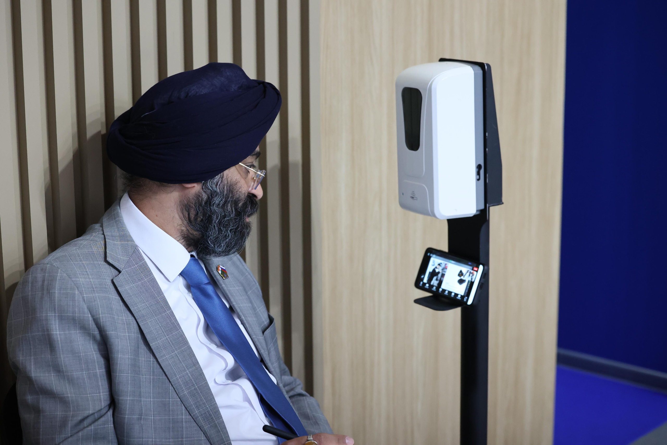 Экономический форум. SPIEF-2023. ФОТОГРАФ РАДОСТИ Фотосессия в студии СПб. Портретный фотограф — Юрий Торлопов