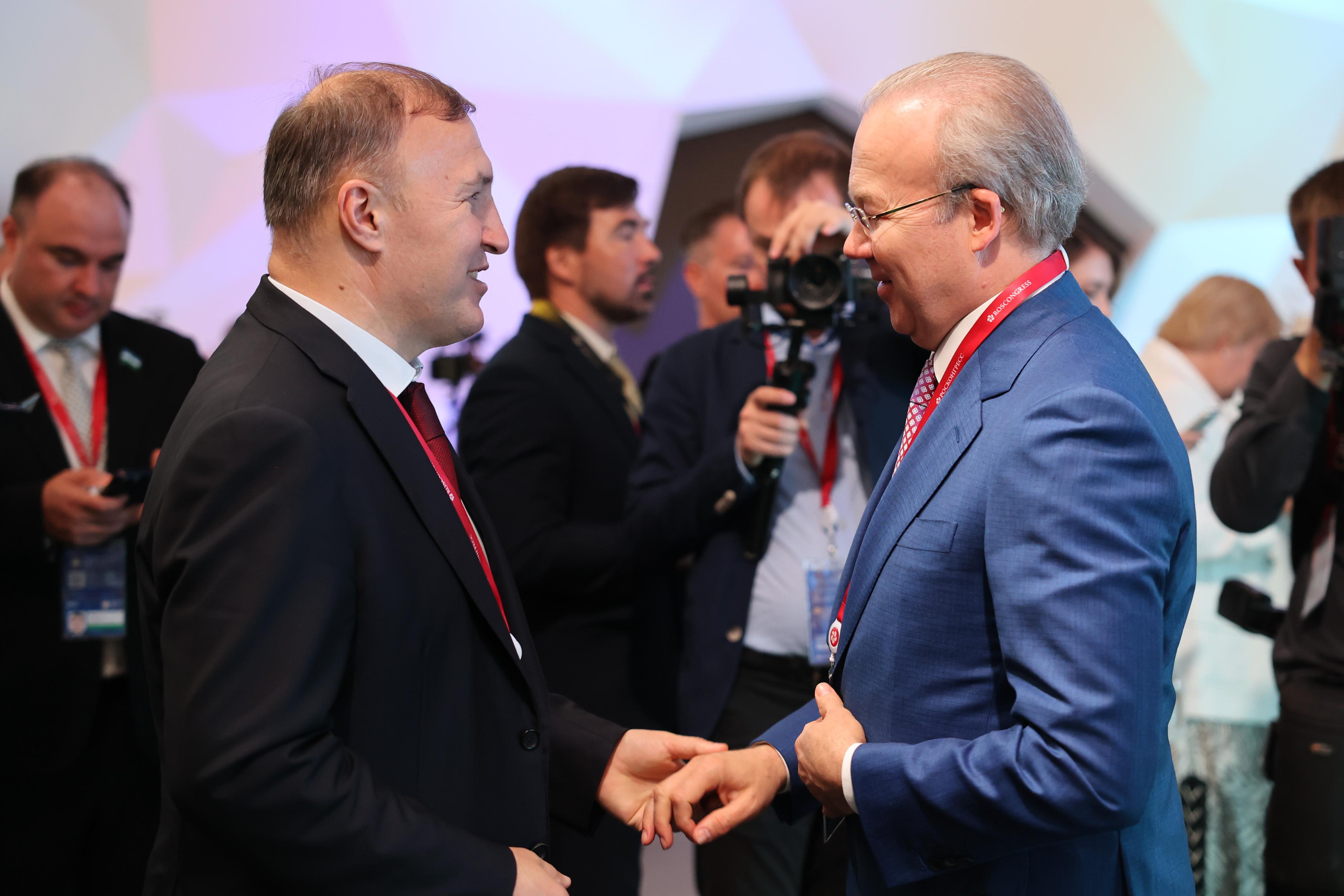 Экономический форум. SPIEF-2023. ФОТОГРАФ РАДОСТИ Фотосессия в студии СПб. Портретный фотограф — Юрий Торлопов