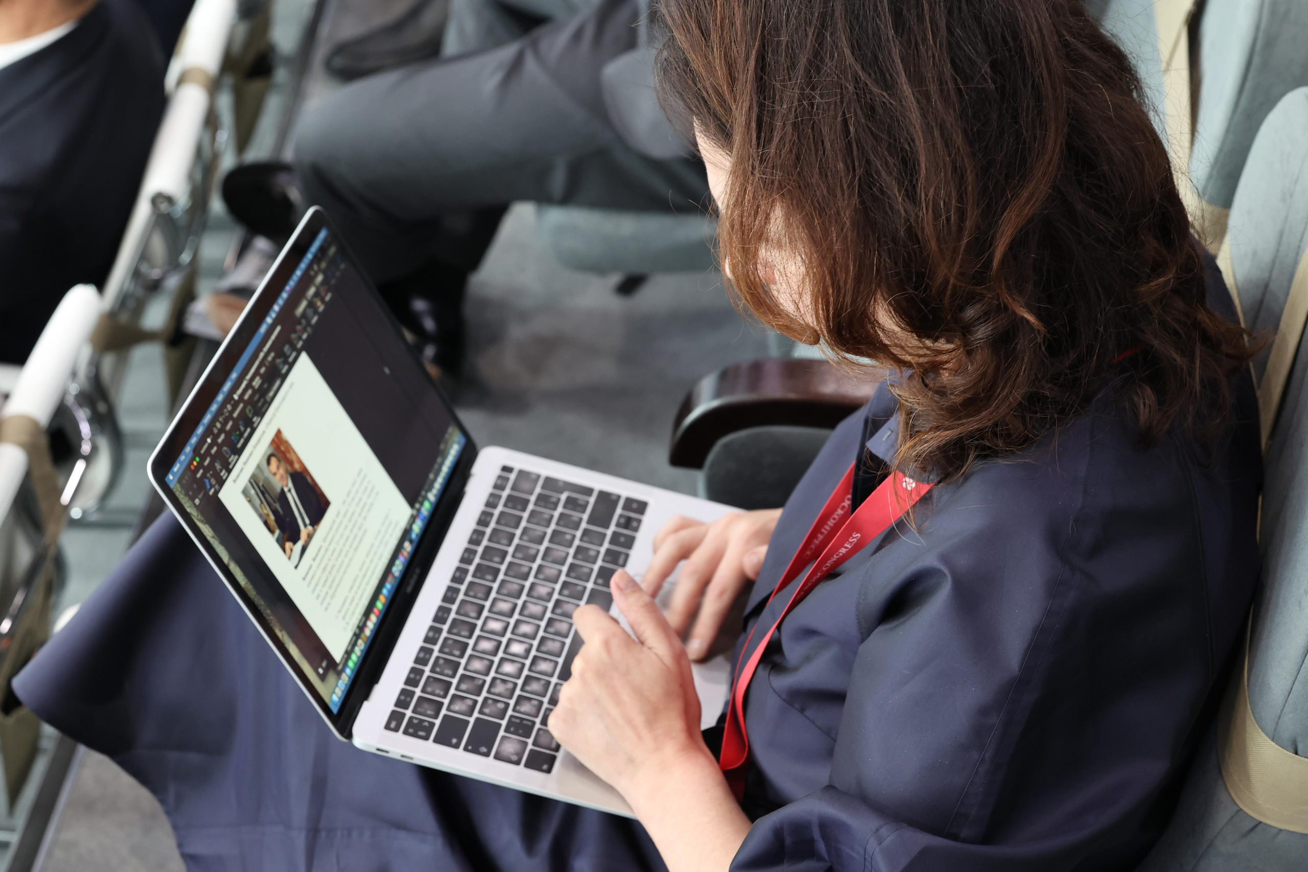 Экономический форум. SPIEF-2023. ФОТОГРАФ РАДОСТИ Фотосессия в студии СПб. Портретный фотограф — Юрий Торлопов
