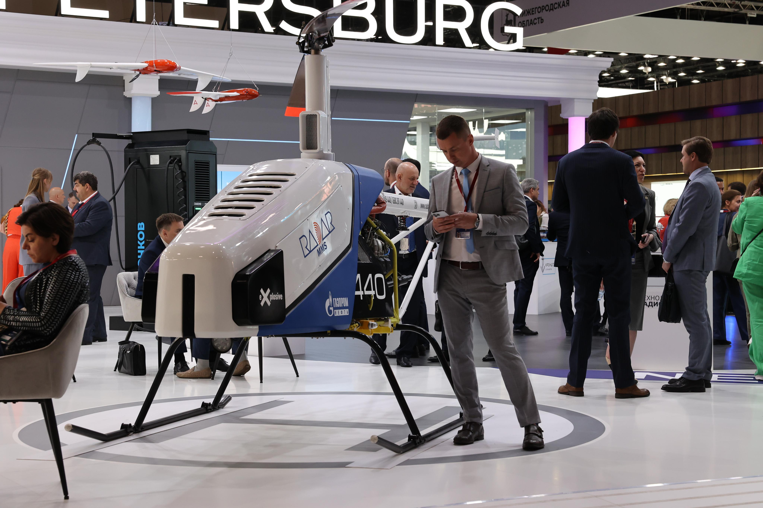 Экономический форум. SPIEF-2023. ФОТОГРАФ РАДОСТИ Фотосессия в студии СПб. Портретный фотограф — Юрий Торлопов