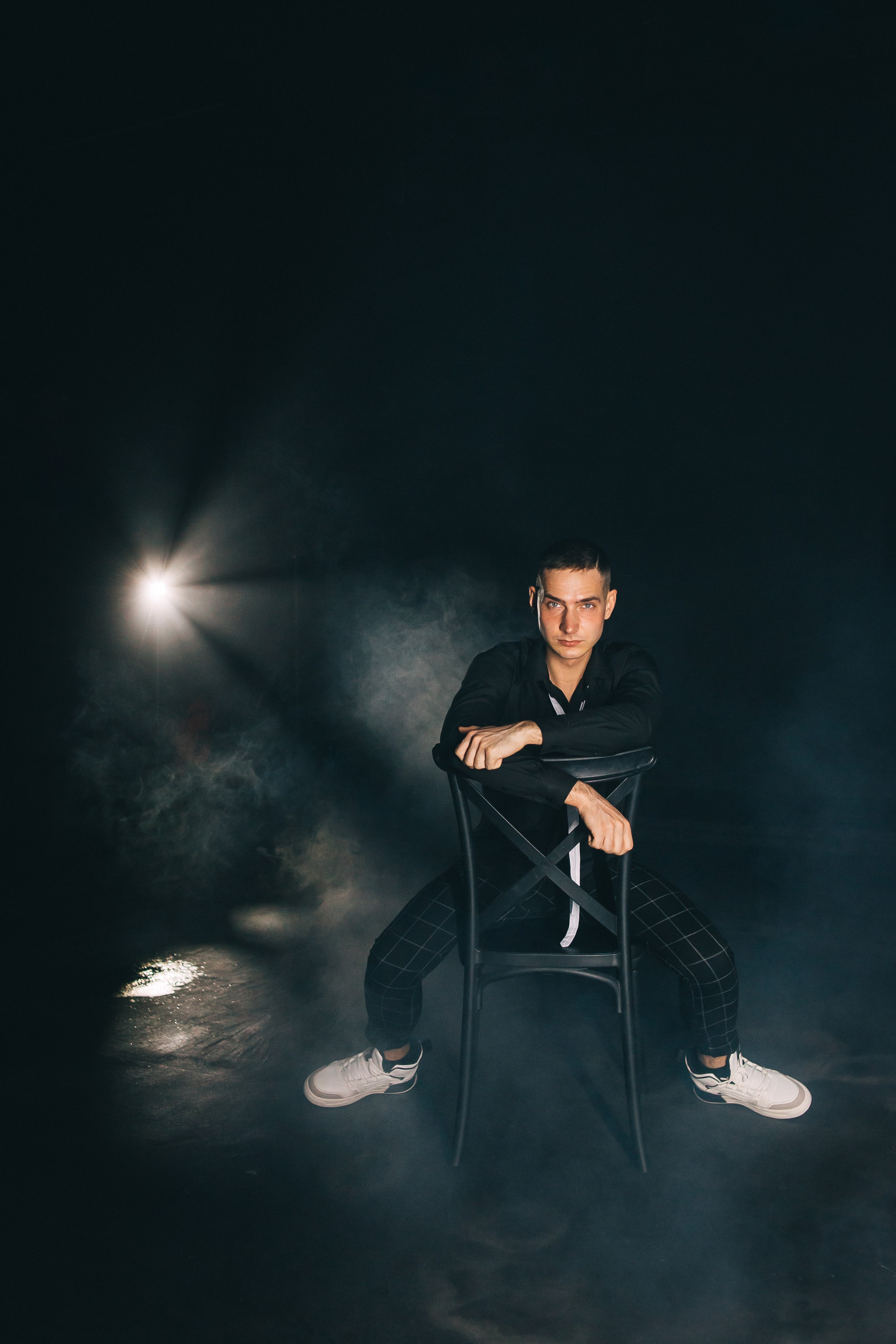 Евгений. Съёмка с лазером. Фотограф Регина Крикунова г. Красноярск