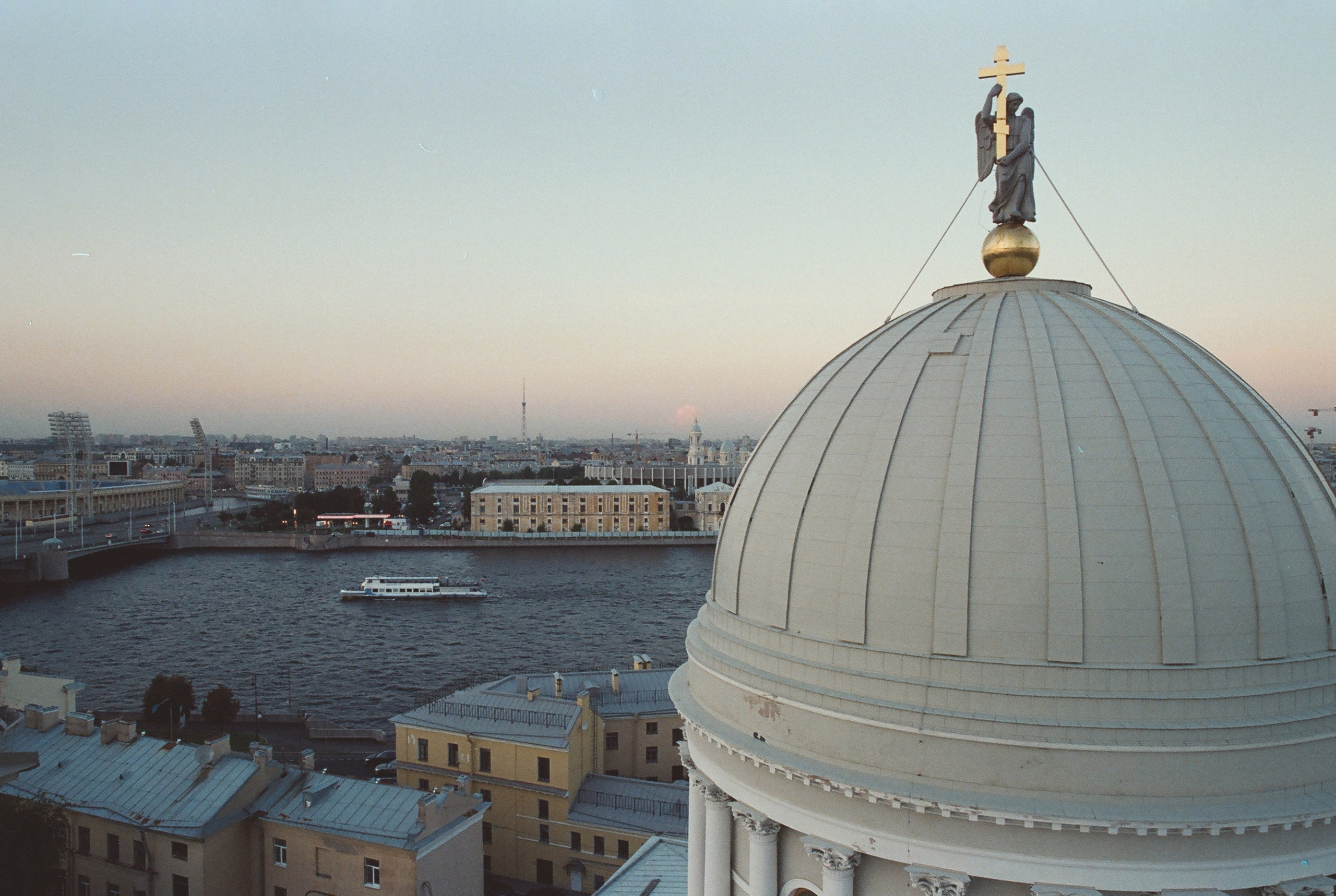 Фотографии цветные. Свадебный и семейный пленочный фотограф в Петербурге Истомина Ирина