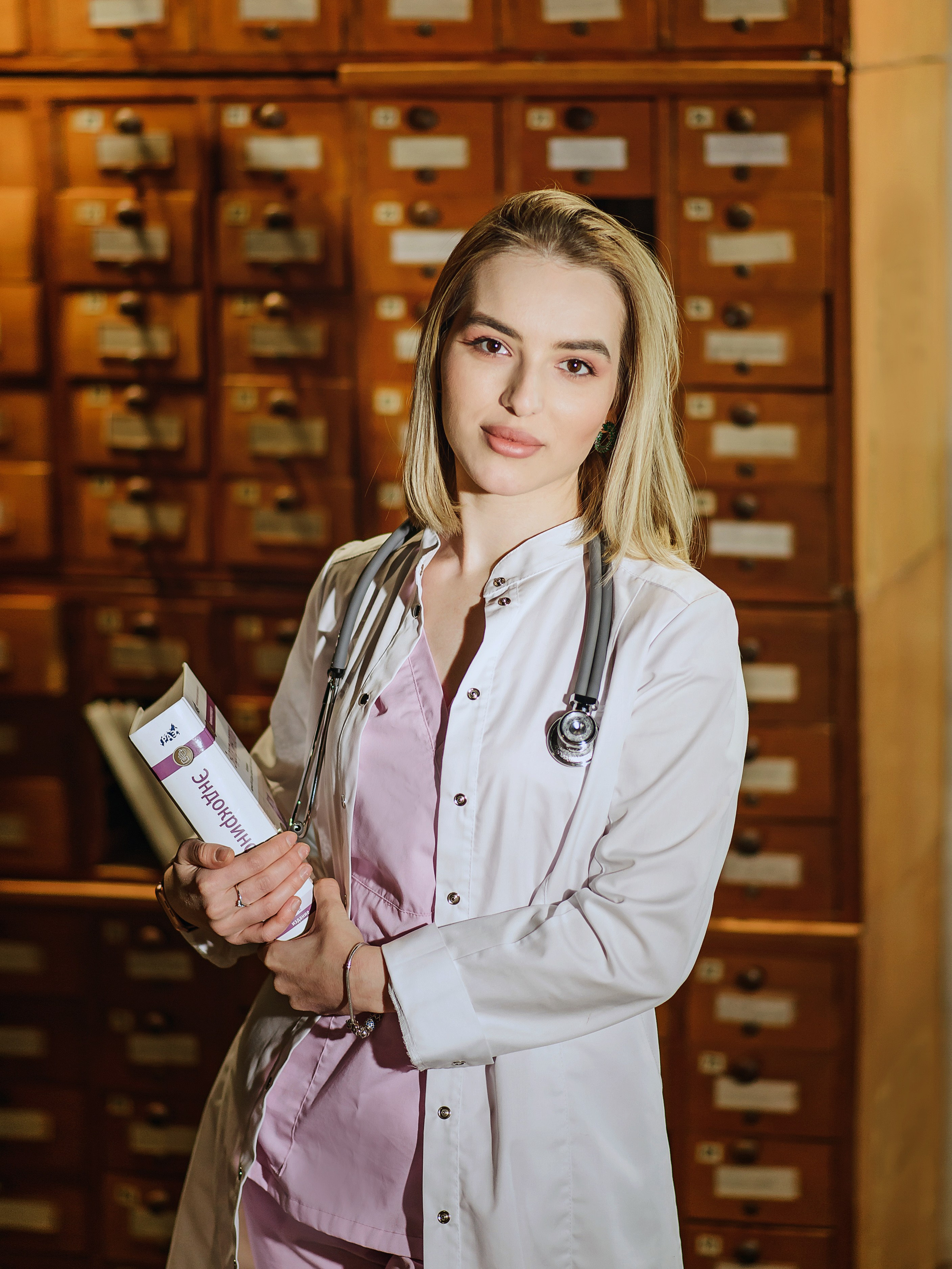 Бизнес-портрет, коллективы, профессии. Выпускные альбомы. Предметная и контент съёмка. Фотостудия Klass