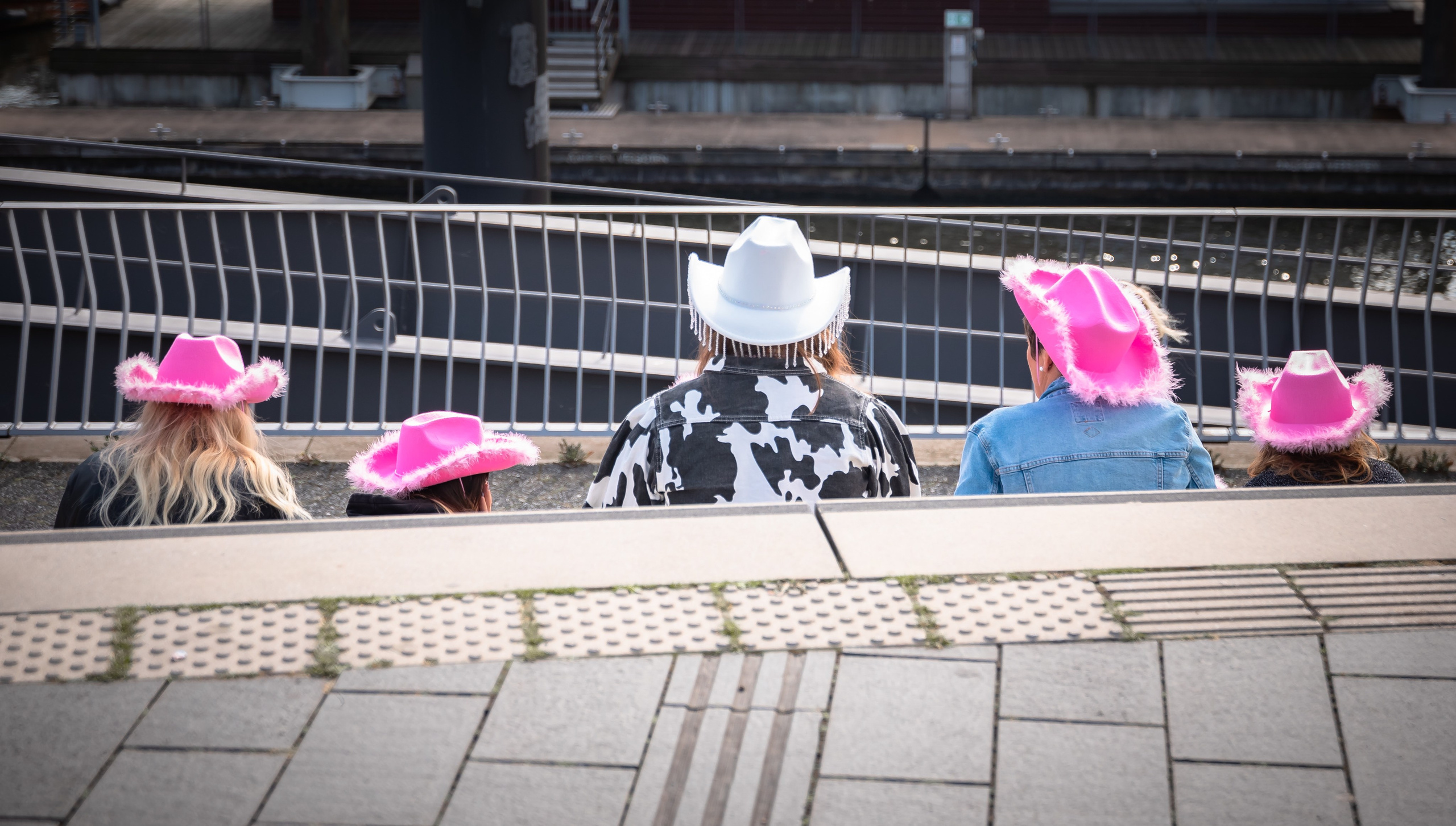 STREET. NE Cinema — backstage and reportage photography in cinema, music, Automotive and sport