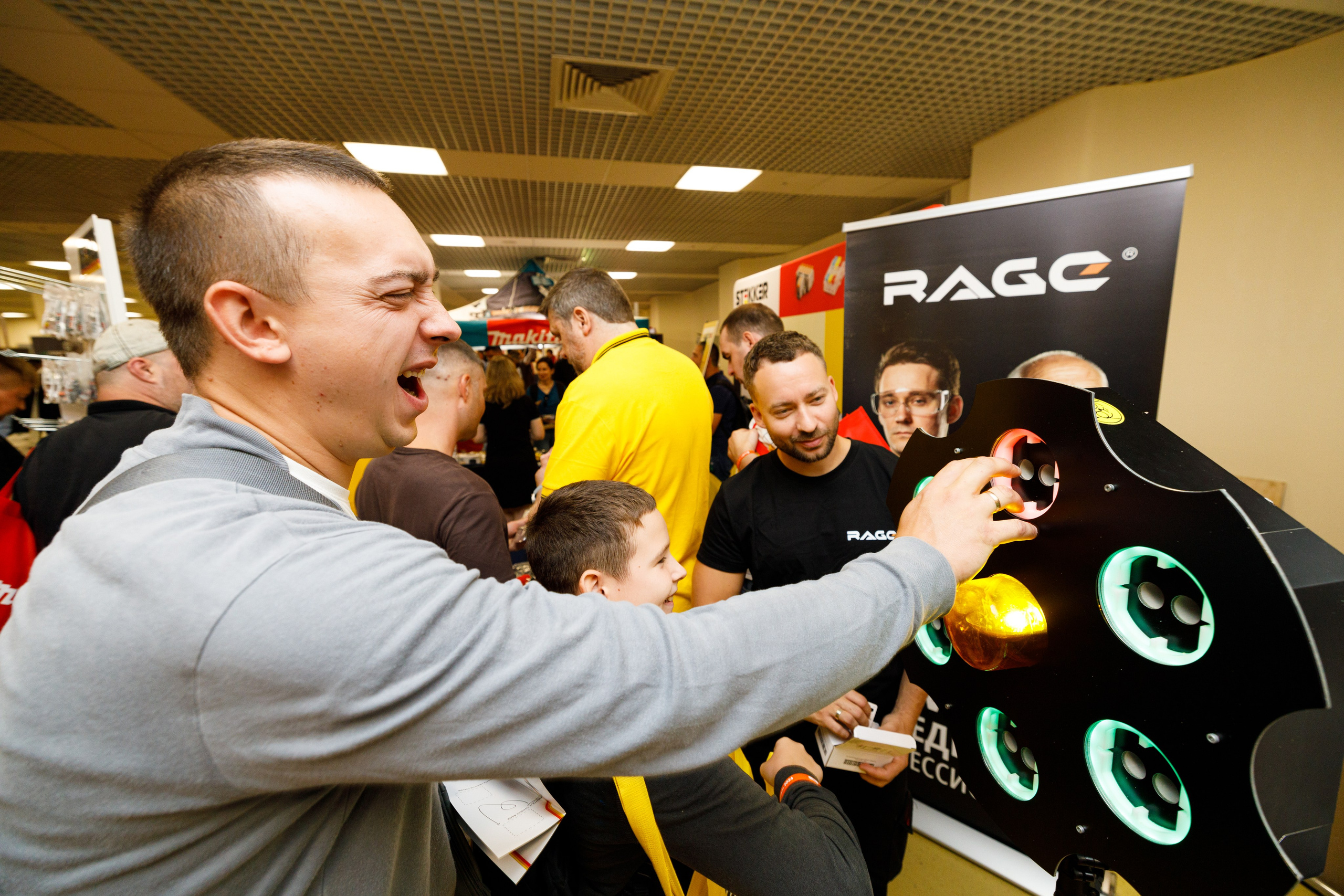 Съёмка стенда на выставке. Фотограф на мероприятие в Москве Марик