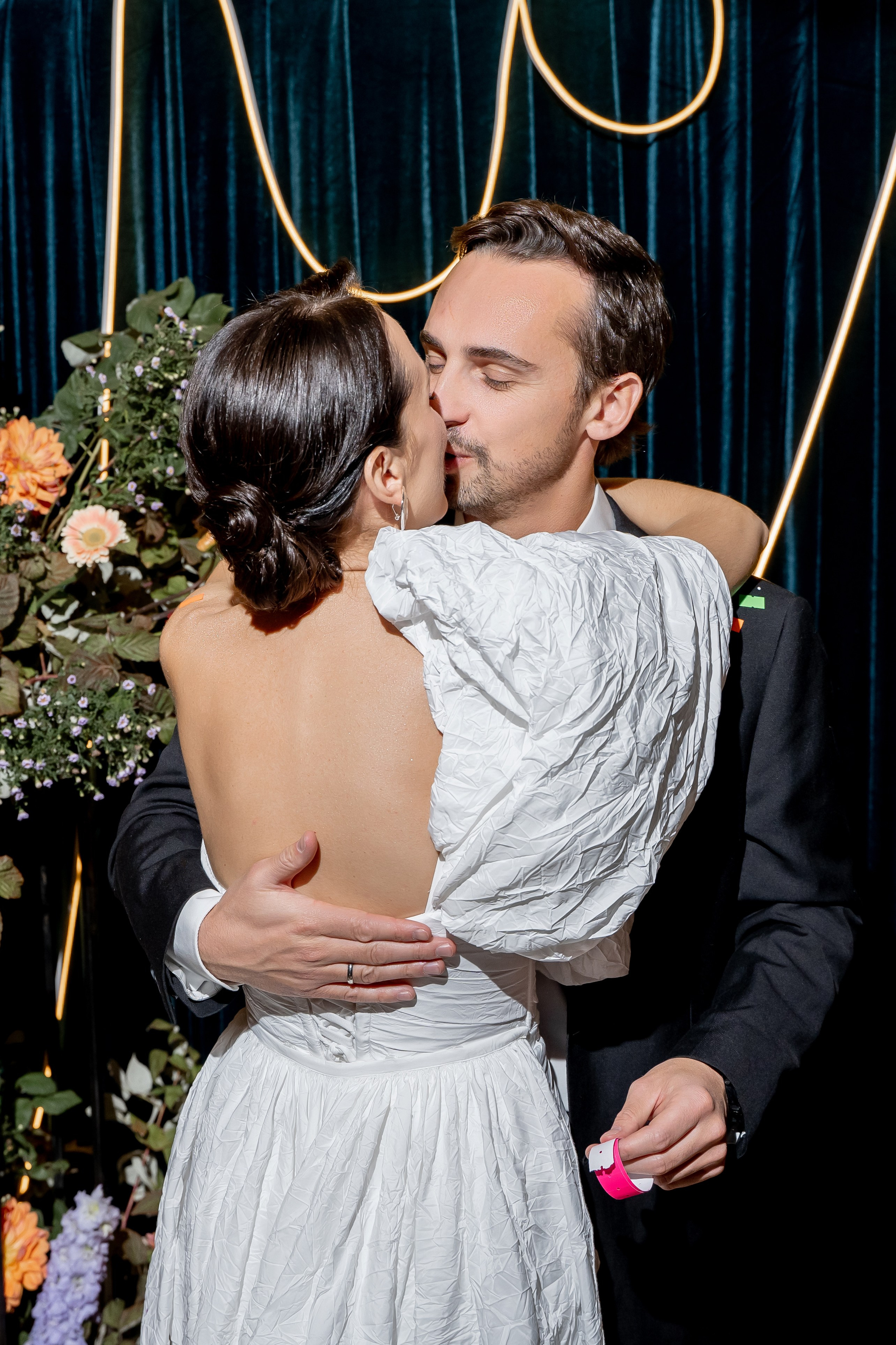 Репортаж мероприятия, репортажная съемка в Москве и Московской области, фотограф на мероприятие, фотосъемка юбилея, репортаж свадьбы, event, фотосессия на фотозоне, фотограф на юбилей, фотограф на день рождения, репортажный фотограф, съемка мероприятия, съемка на фотозоне, фотограф на корпоратив, фотограф на свадьбу, фотограф на детский праздник, фотограф на выпускной. Свадебный репортаж в лофте.