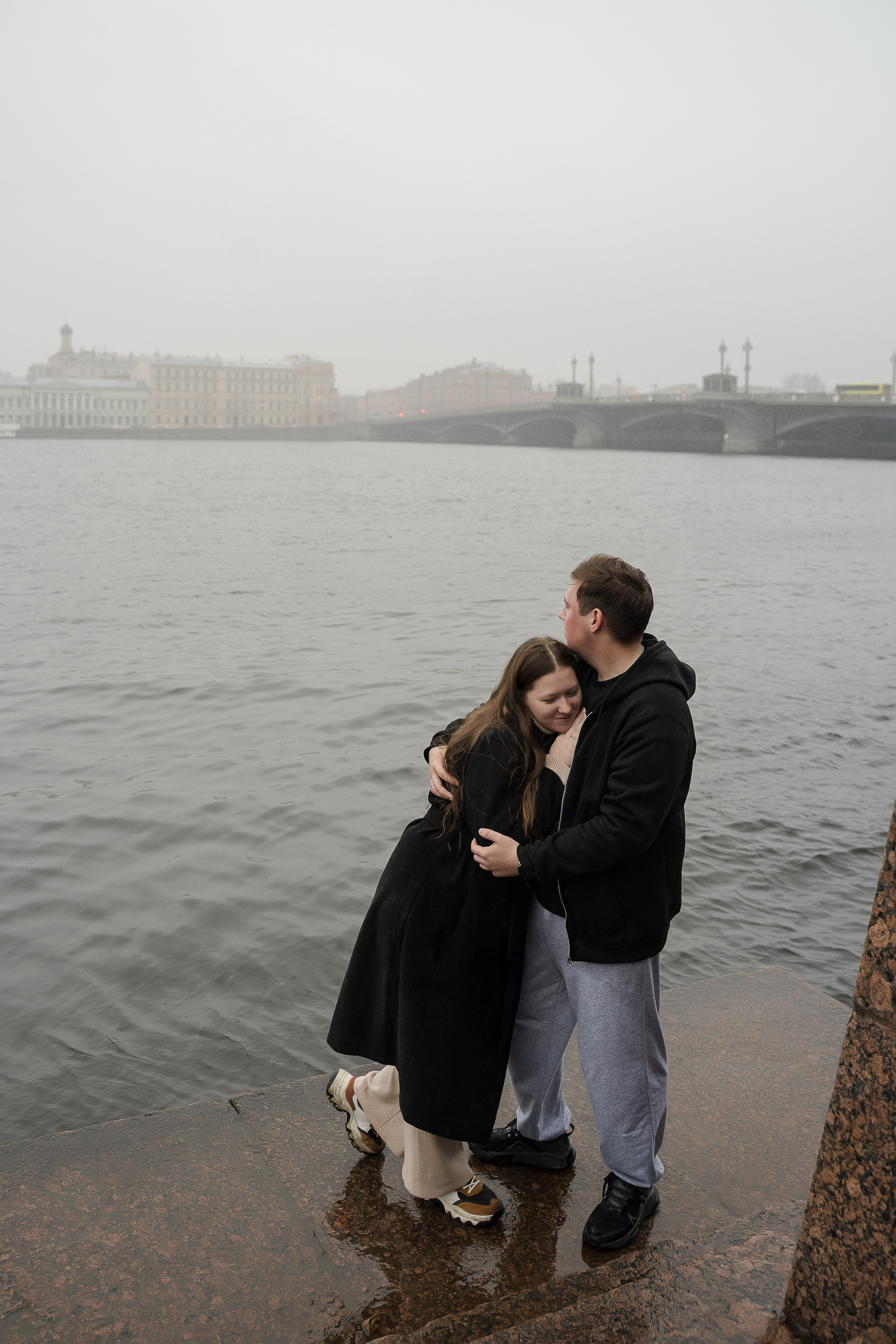 Дождь на набережной. Свадебный и семейный фотограф в Пушкине и Санкт-Петербурге Мария Филиппова