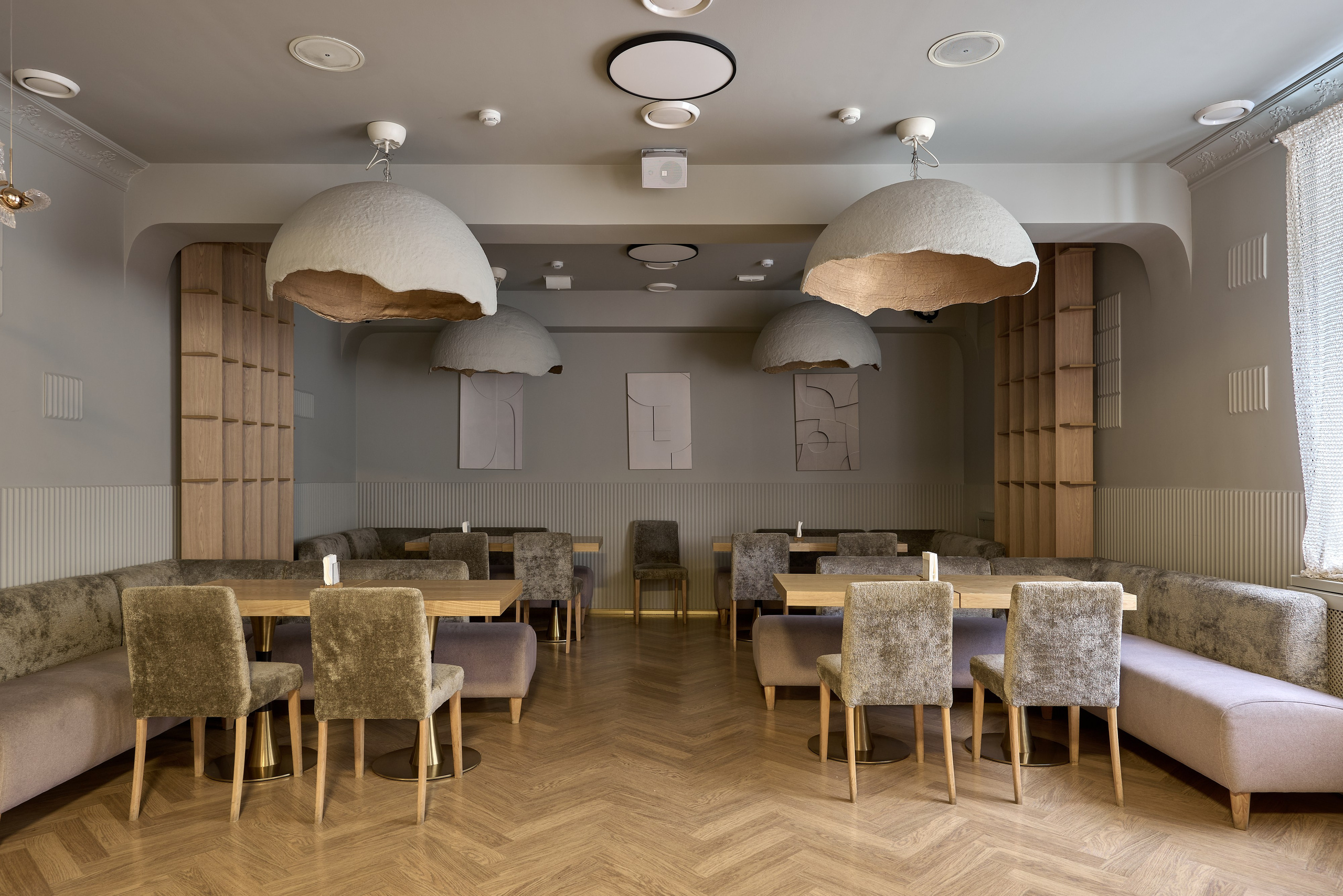 Ресторан М.Оне, Магнитогорск. Абросимов Лев интерьерный и архитектурный фотограф