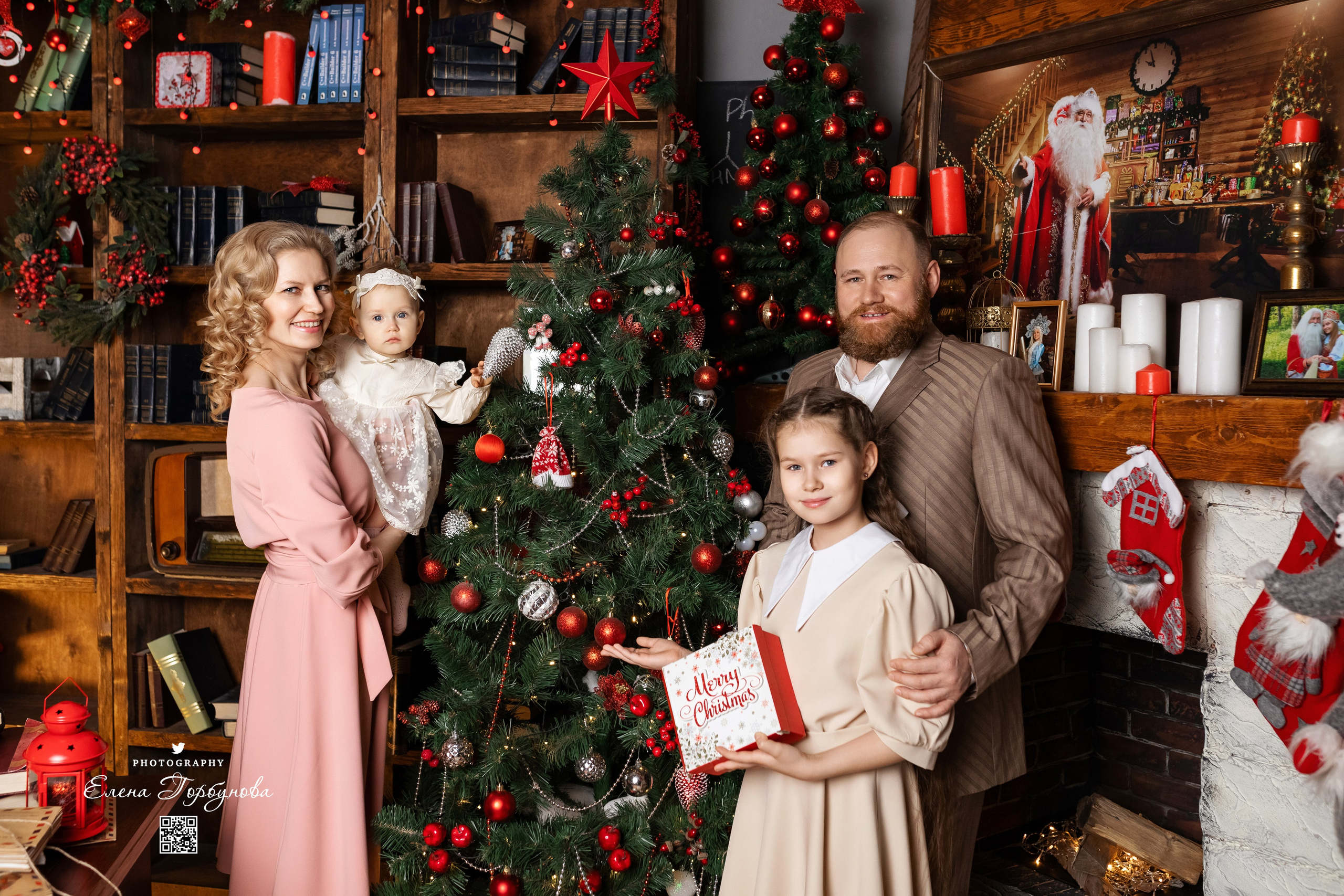 Семья Светланы. Студия Prestig Декабрь 2024. Фотограф Пермь. Свадьбы. Семья и дети, школа, д. сад. Фотокниги