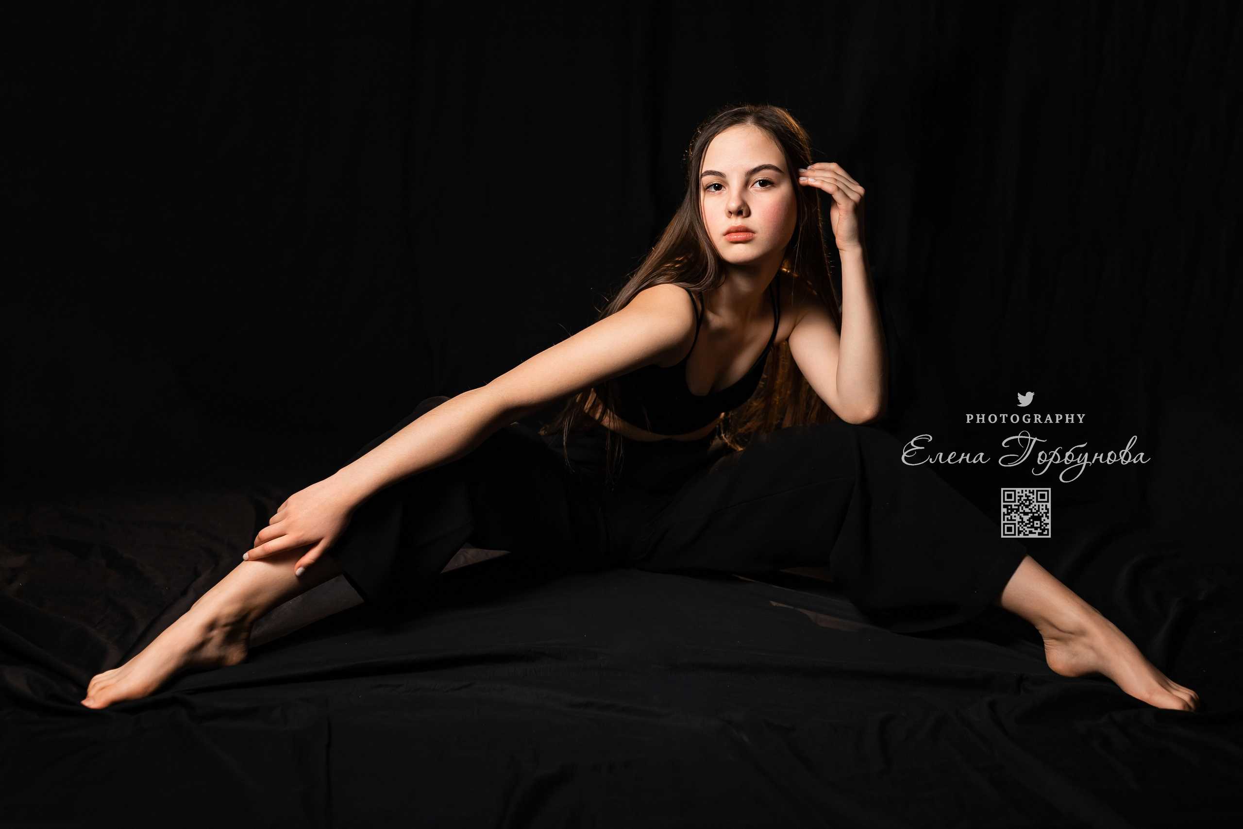 Моя студия. Полина и стул. Январь 2024. Фотограф Пермь. Свадьбы. Семья и дети, школа, д. сад. Фотокниги