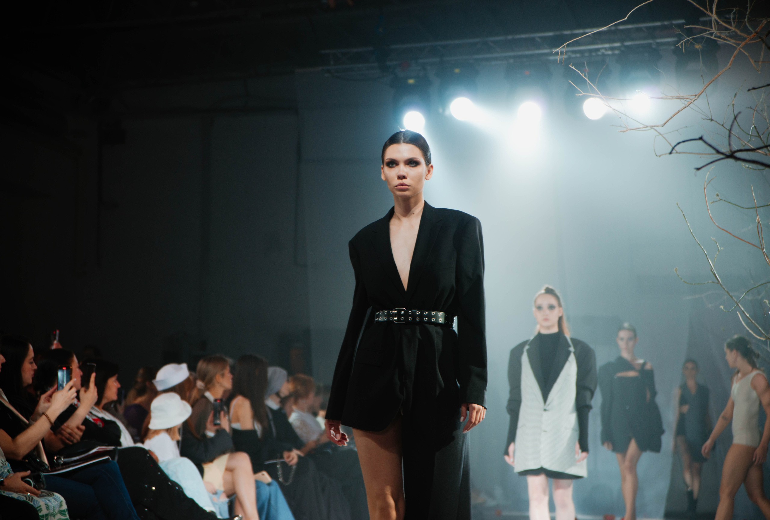 Показ «Красный Шум». Ксения Glossa. Портретный и репортажный фотограф в Самаре