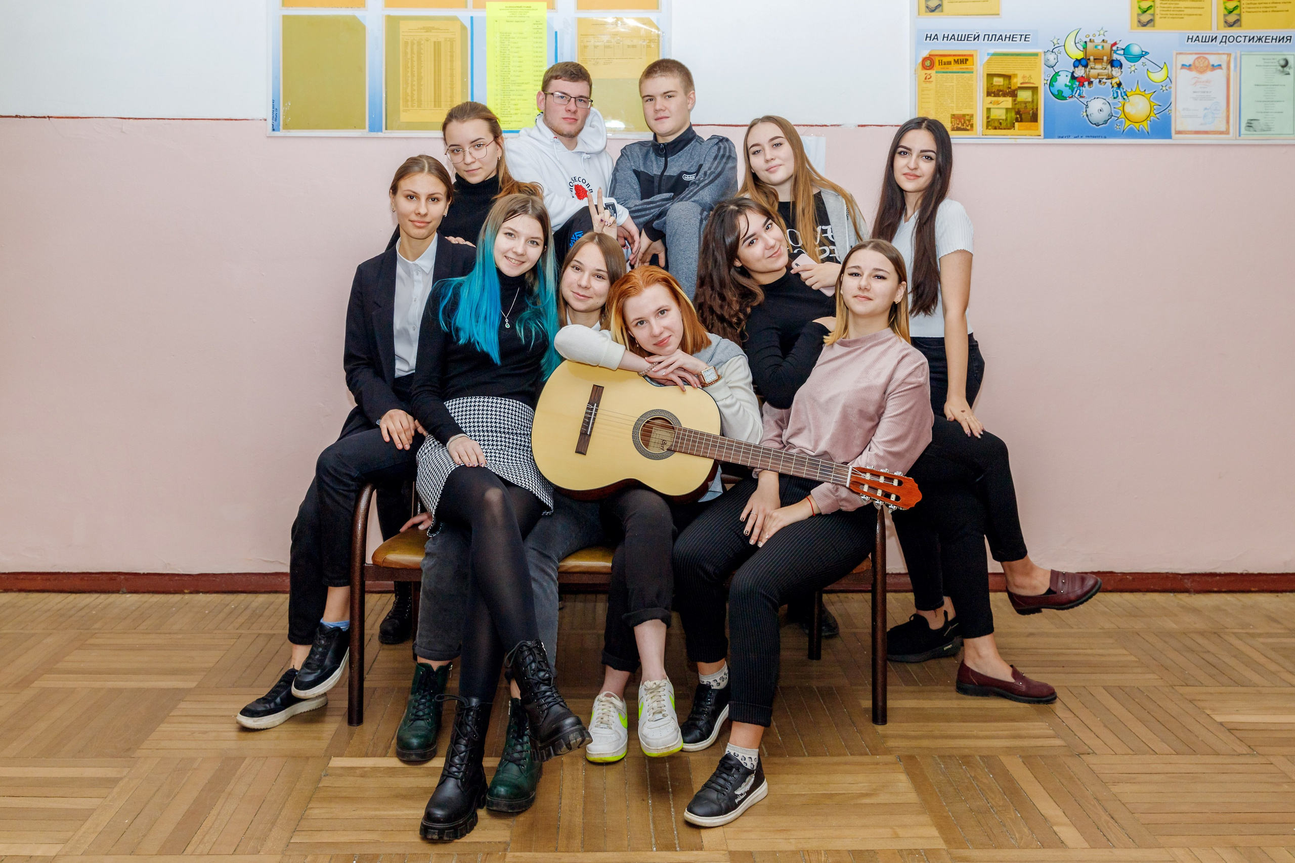 И В ШКОЛЕ ЕСТЬ ЖИЗНЬ. Марина Ушакова. Фотограф. Выпускные альбомы. г. Краснодар