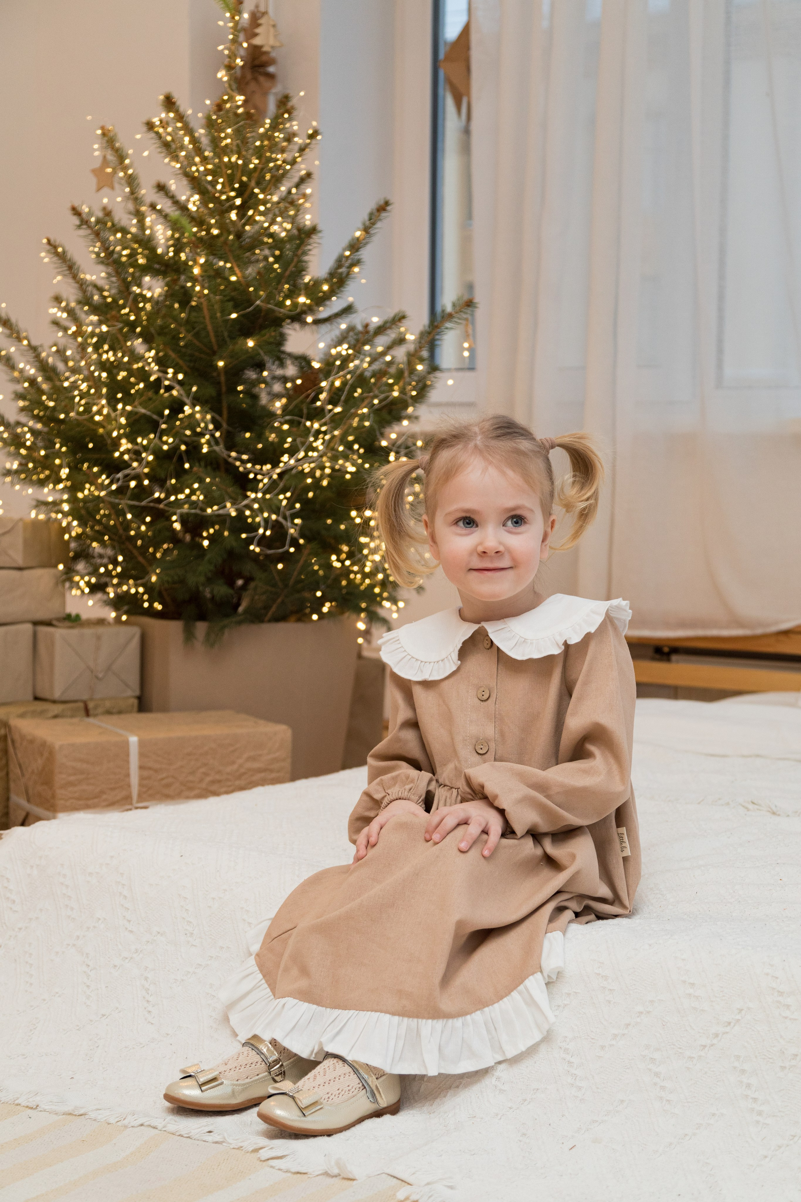 Семейная новогодняя студийная фотосессия. Детский и контент фотограф Надя Волкова Санкт-Петербург