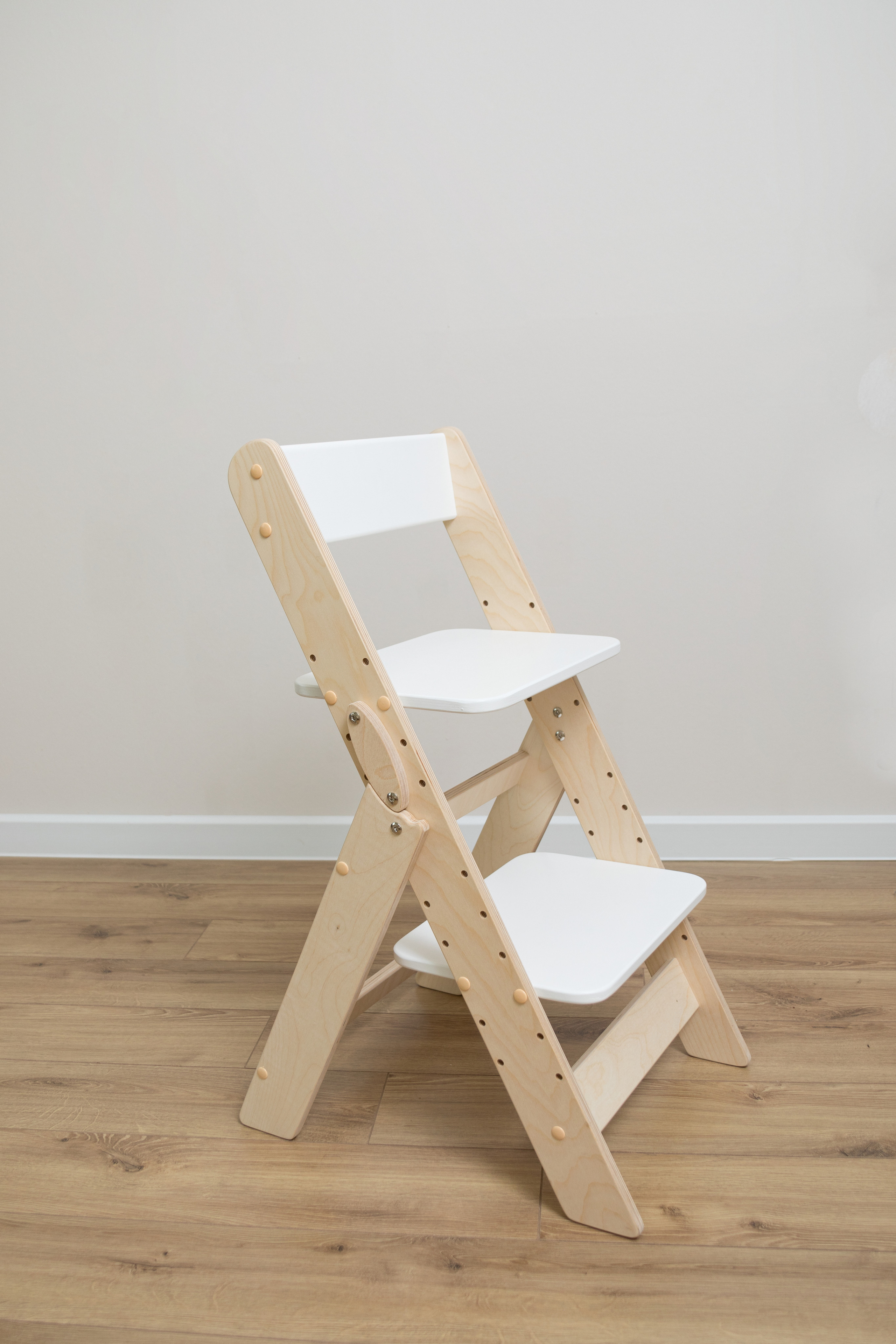 Съемка растущих стульев бренд smart wood toys. Детский и контент фотограф Надя Волкова Санкт-Петербург