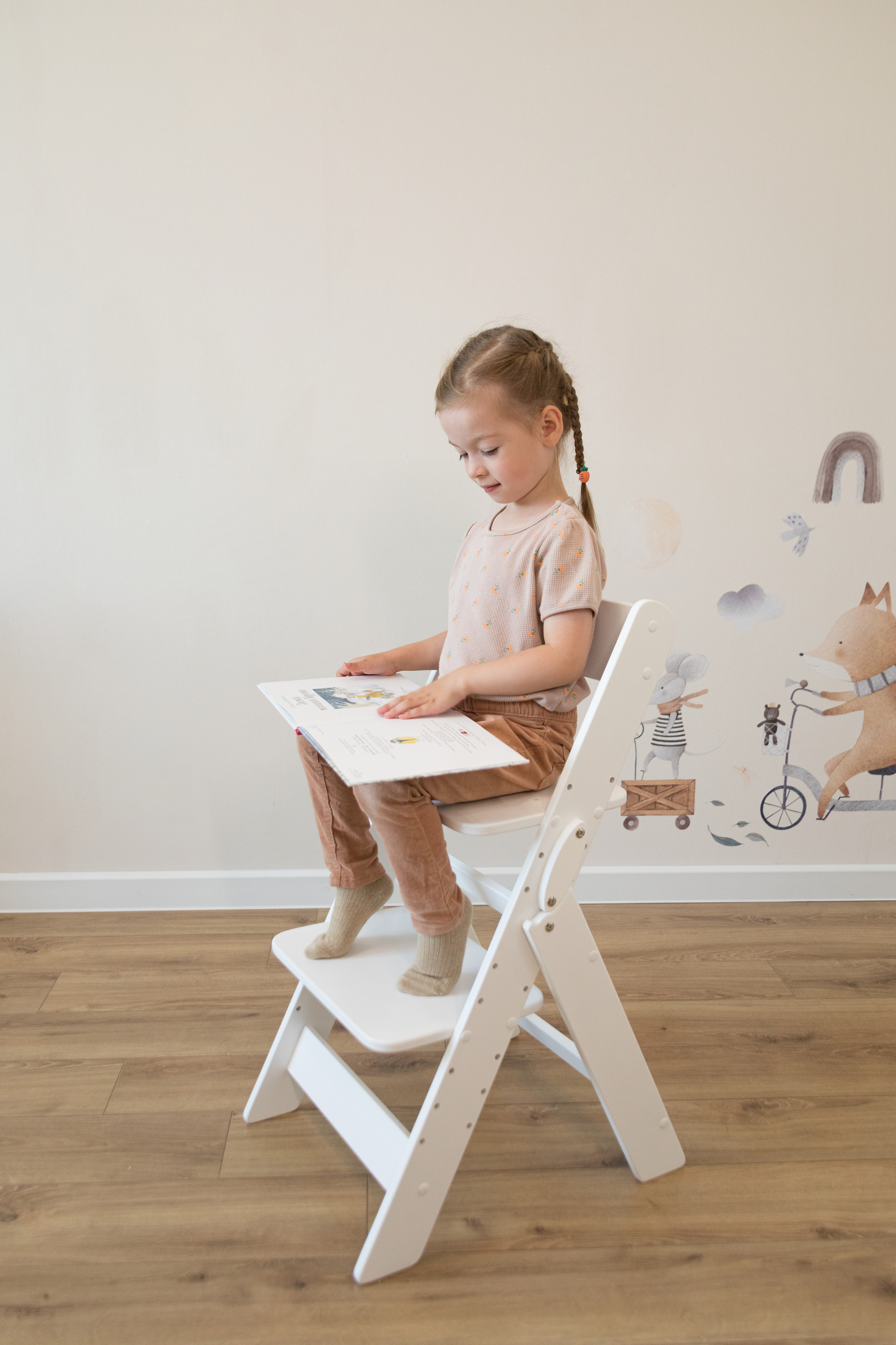 Съемка растущих стульев бренд smart wood toys. Детский и контент фотограф Надя Волкова Санкт-Петербург