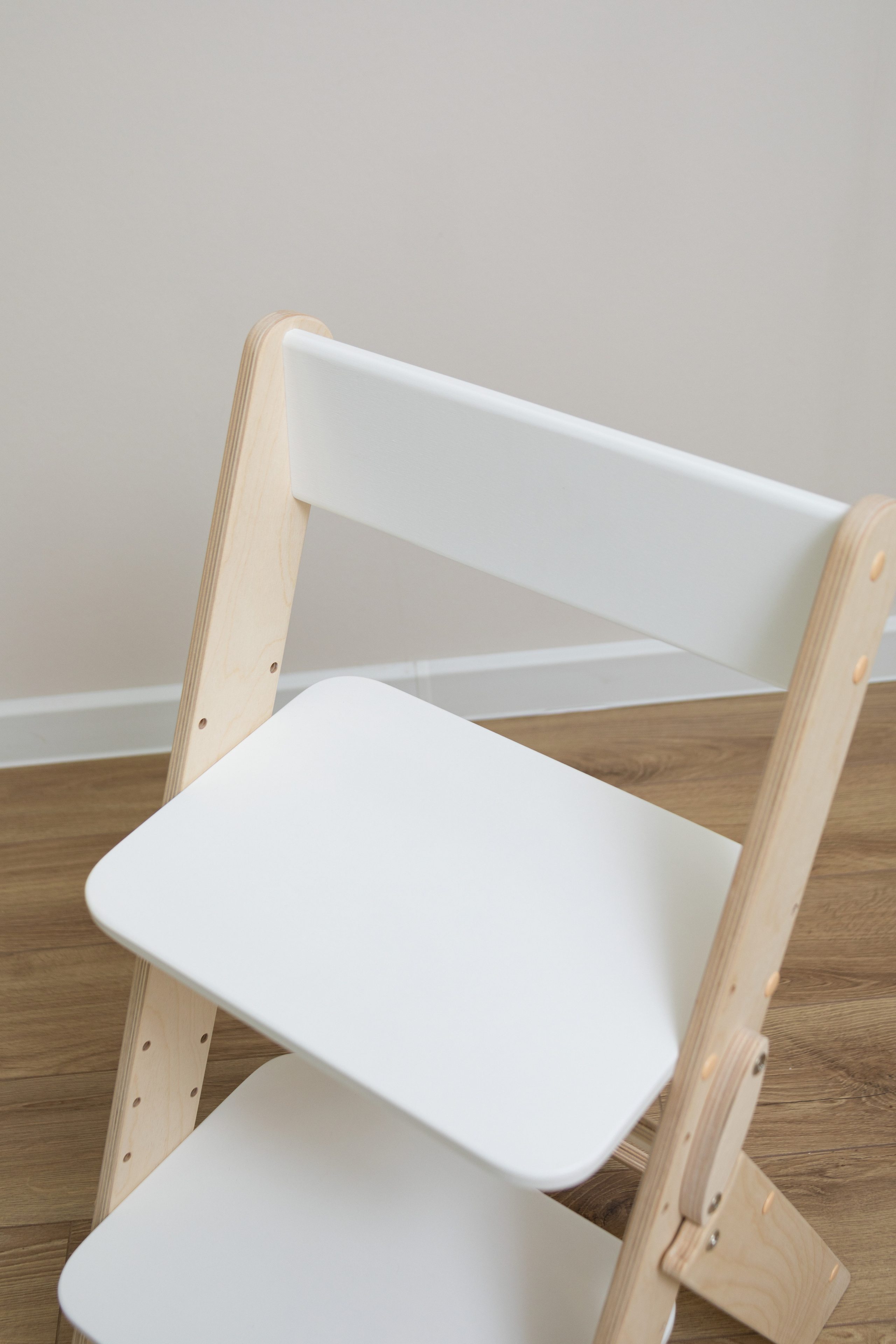 Съемка растущих стульев бренд smart wood toys. Детский и контент фотограф Надя Волкова Санкт-Петербург