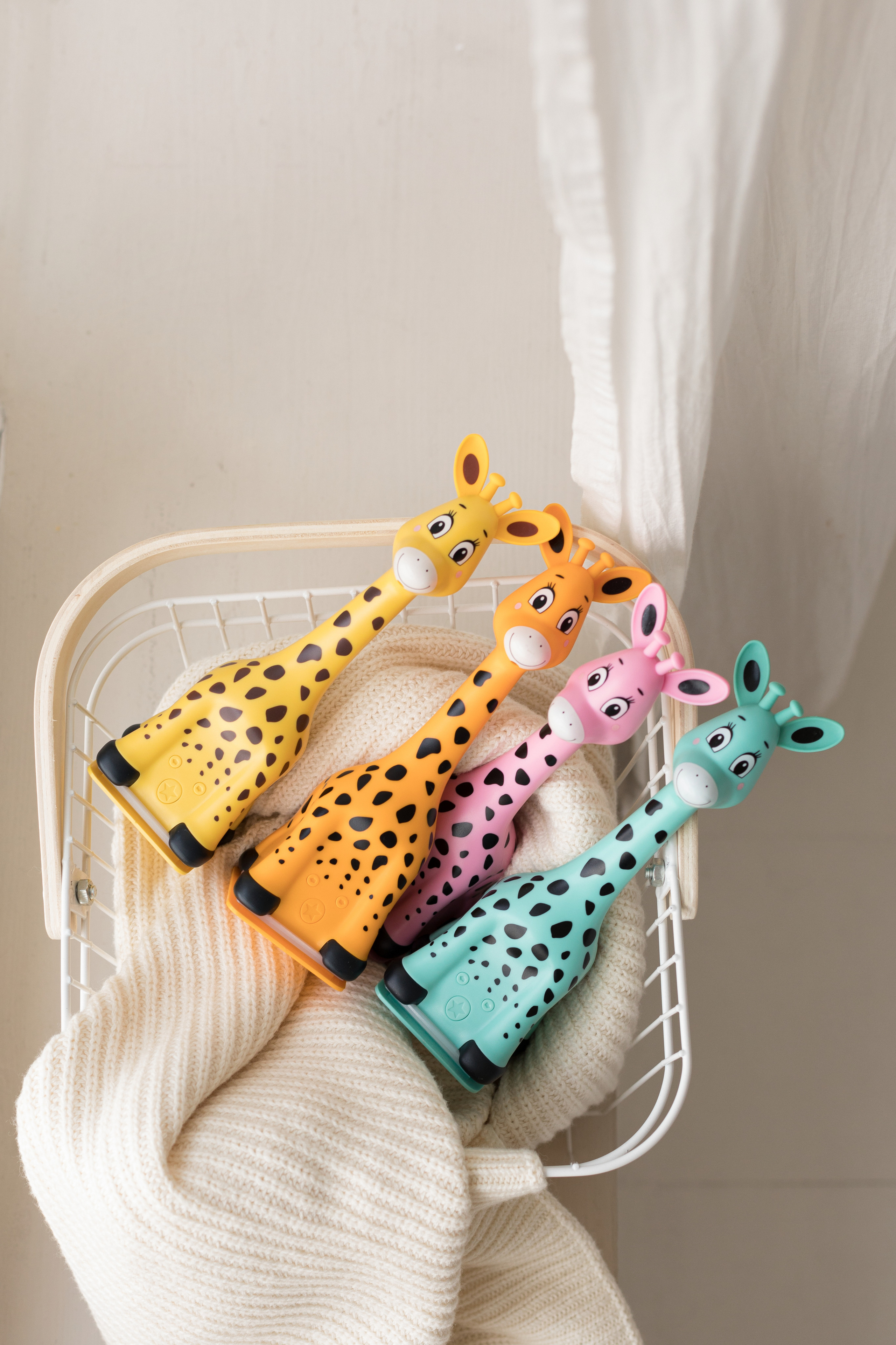 Съемка для детского бренда BERTTOYS. Детский и контент фотограф Надя Волкова Санкт-Петербург