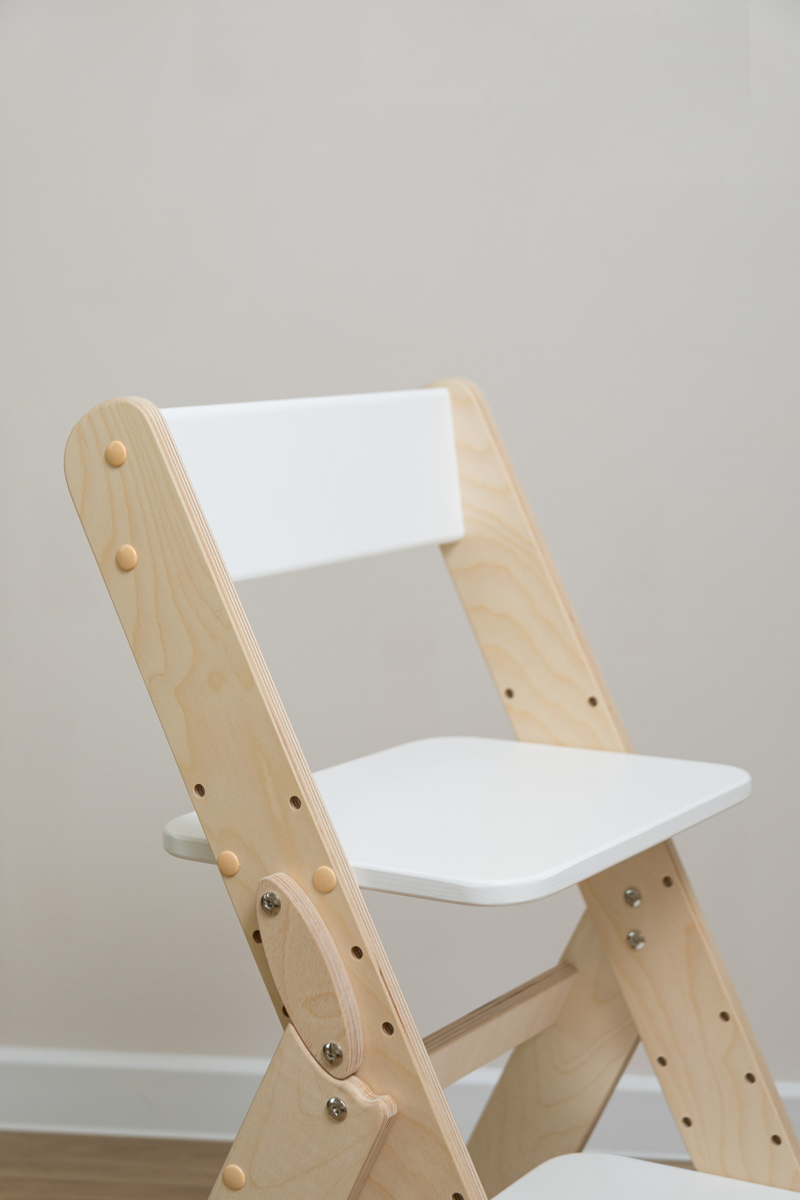 Съемка растущих стульев бренд smart wood toys. Детский и контент фотограф Надя Волкова Санкт-Петербург