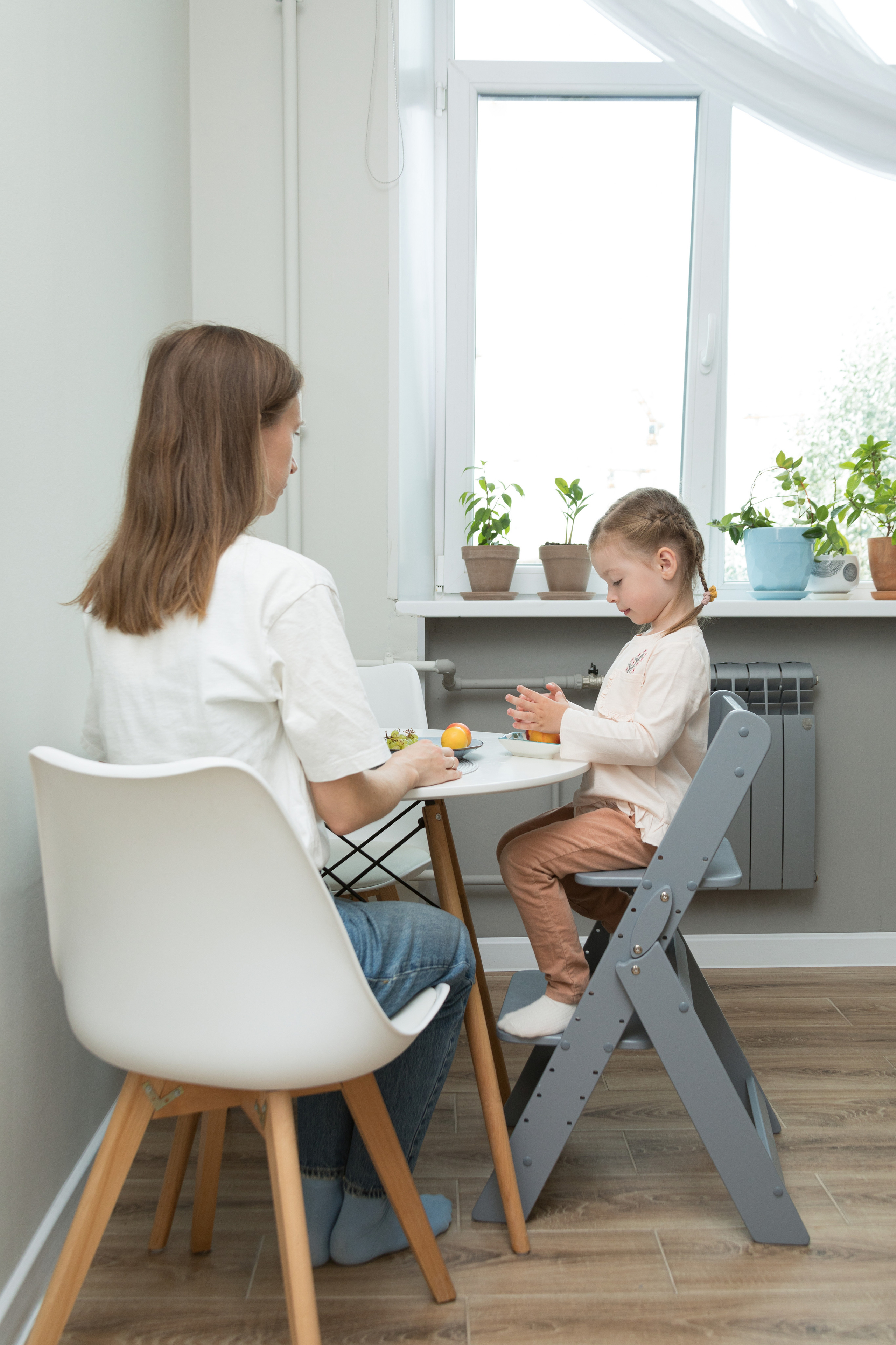 Съемка растущих стульев бренд smart wood toys. Детский и контент фотограф Надя Волкова Санкт-Петербург