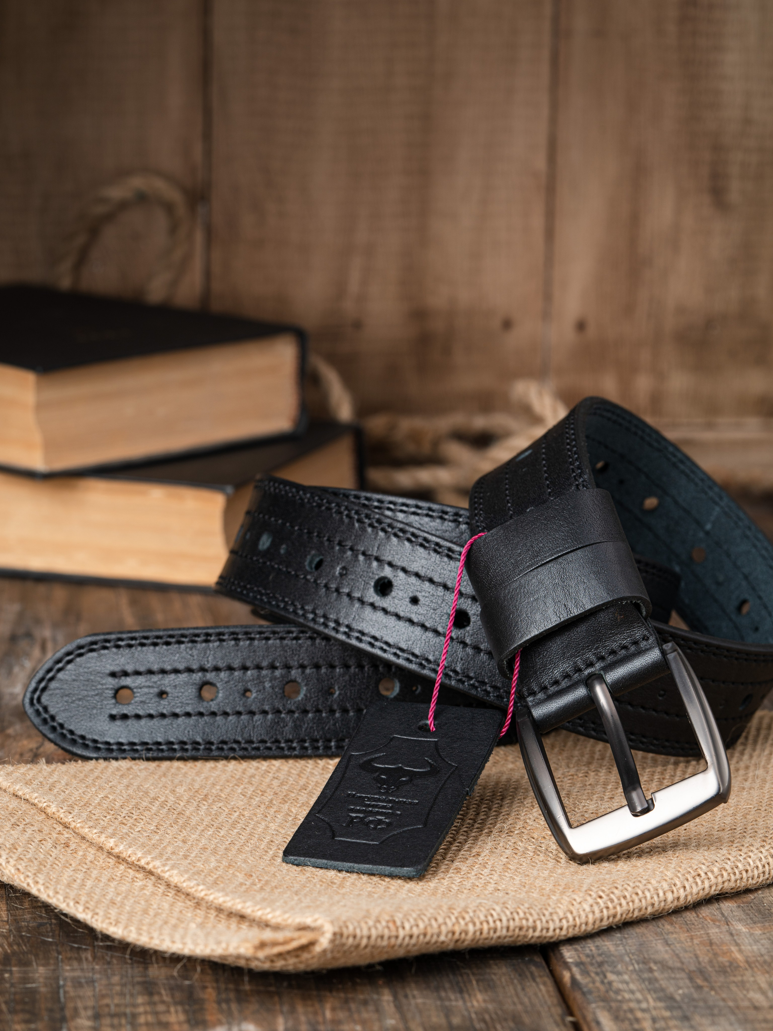 Предметный фотограф ремней Ростов