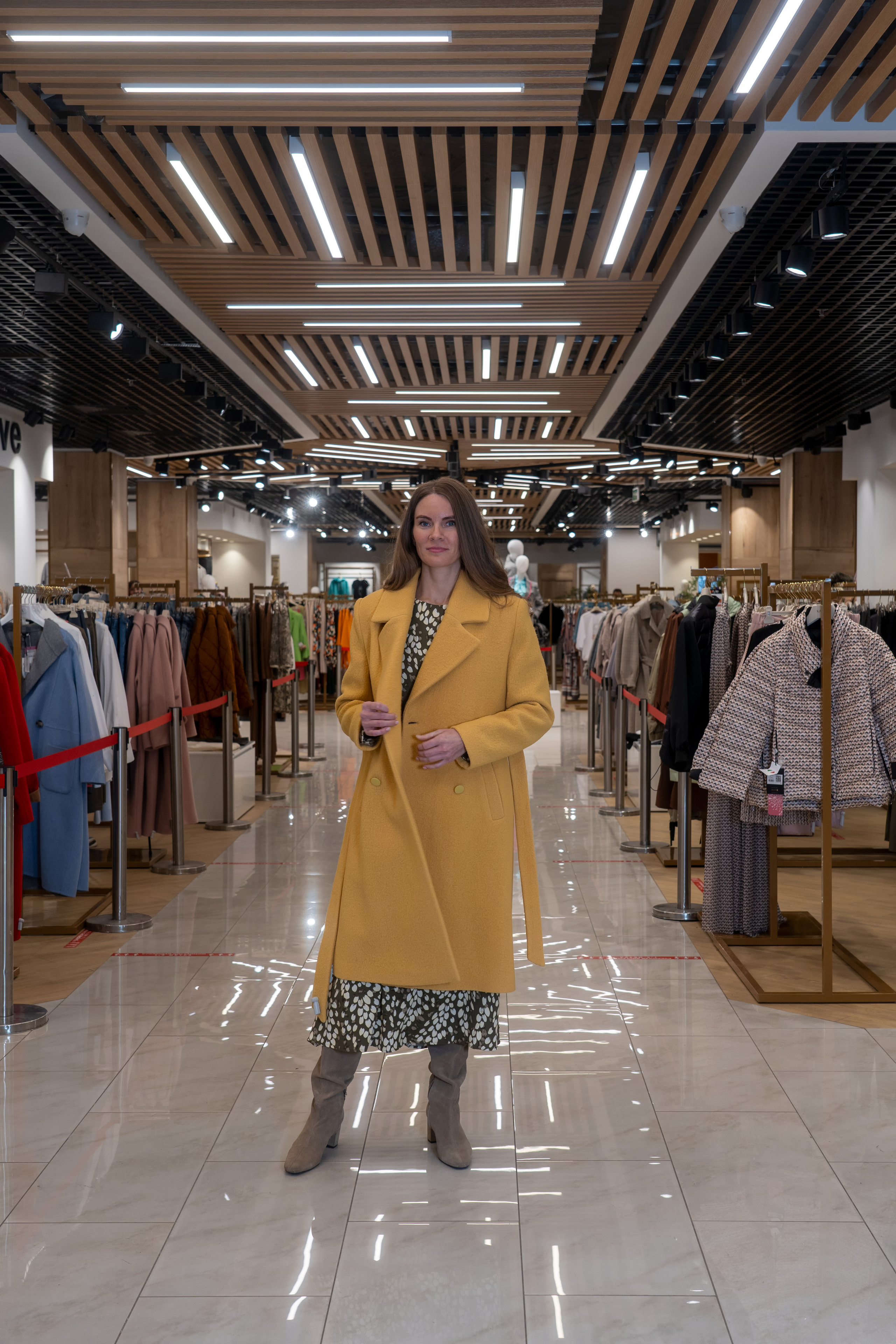 В магазине одежды. Photomantis