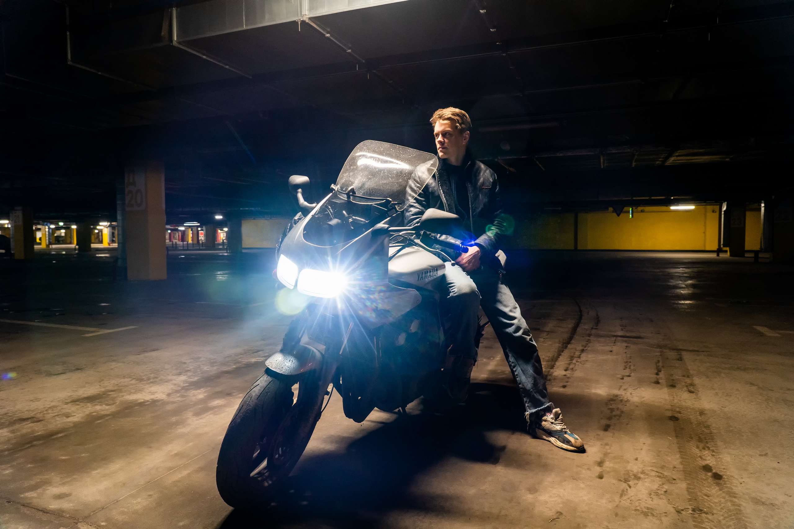 На парковке. Photomantis