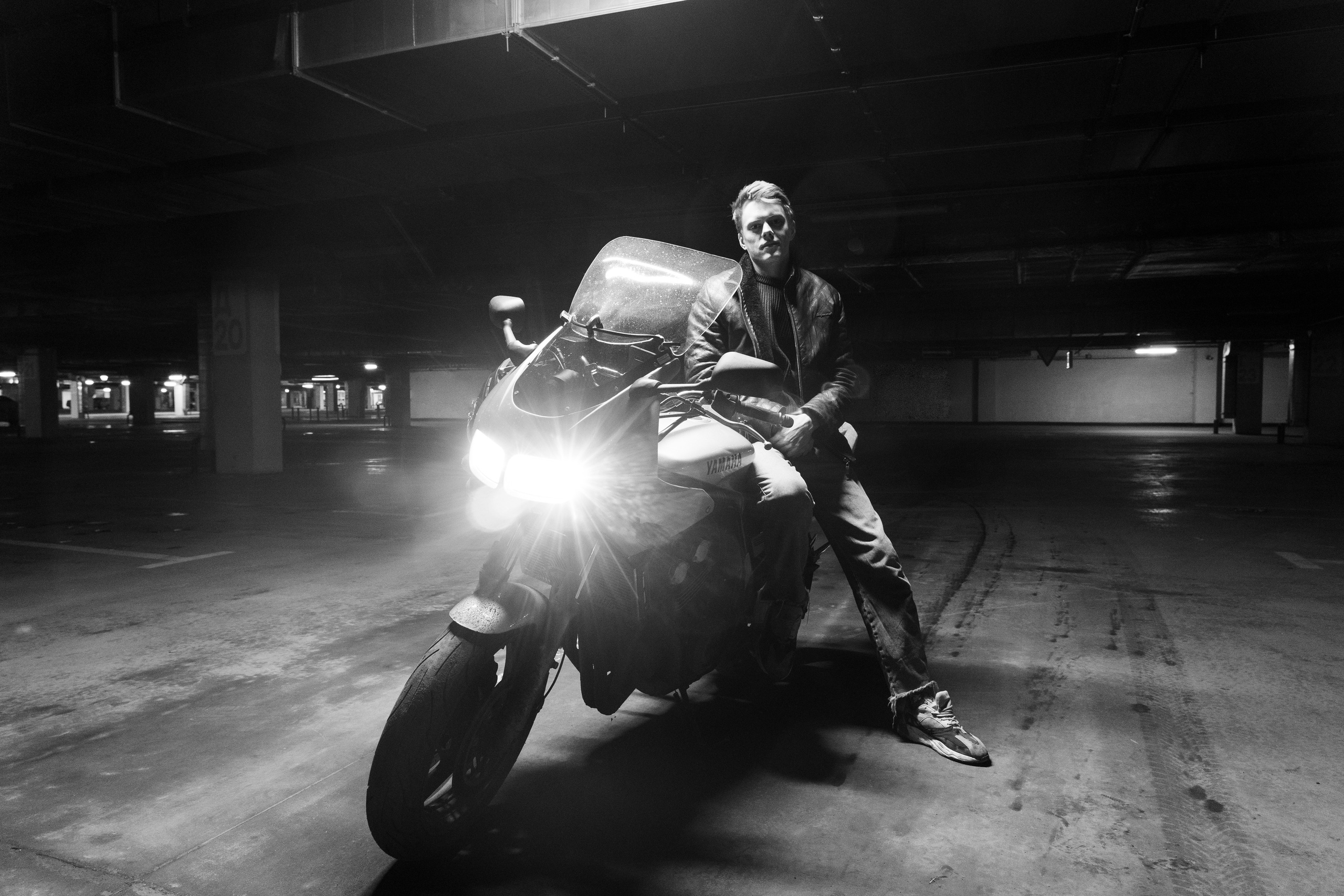 На парковке. Photomantis