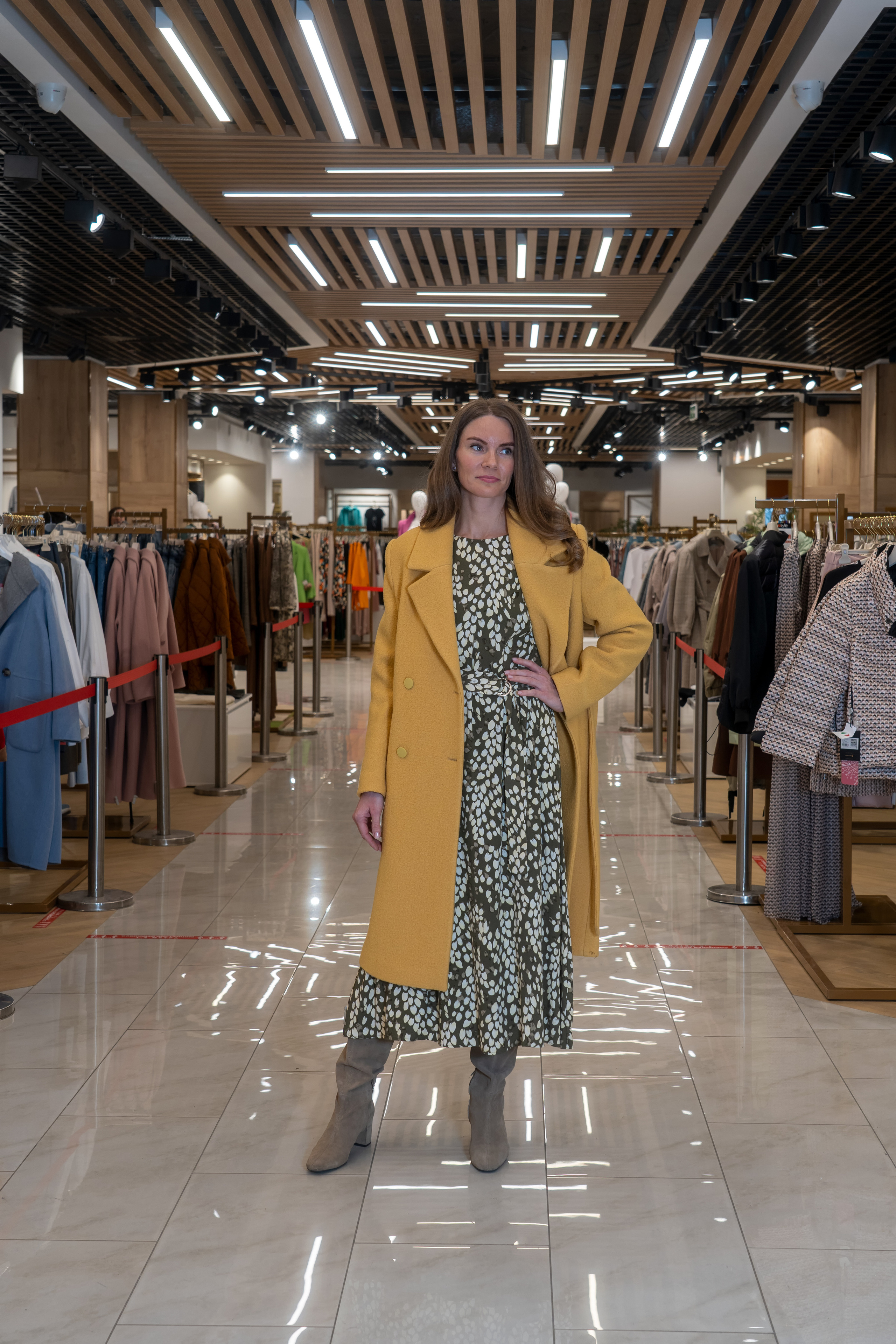 В магазине одежды. Photomantis